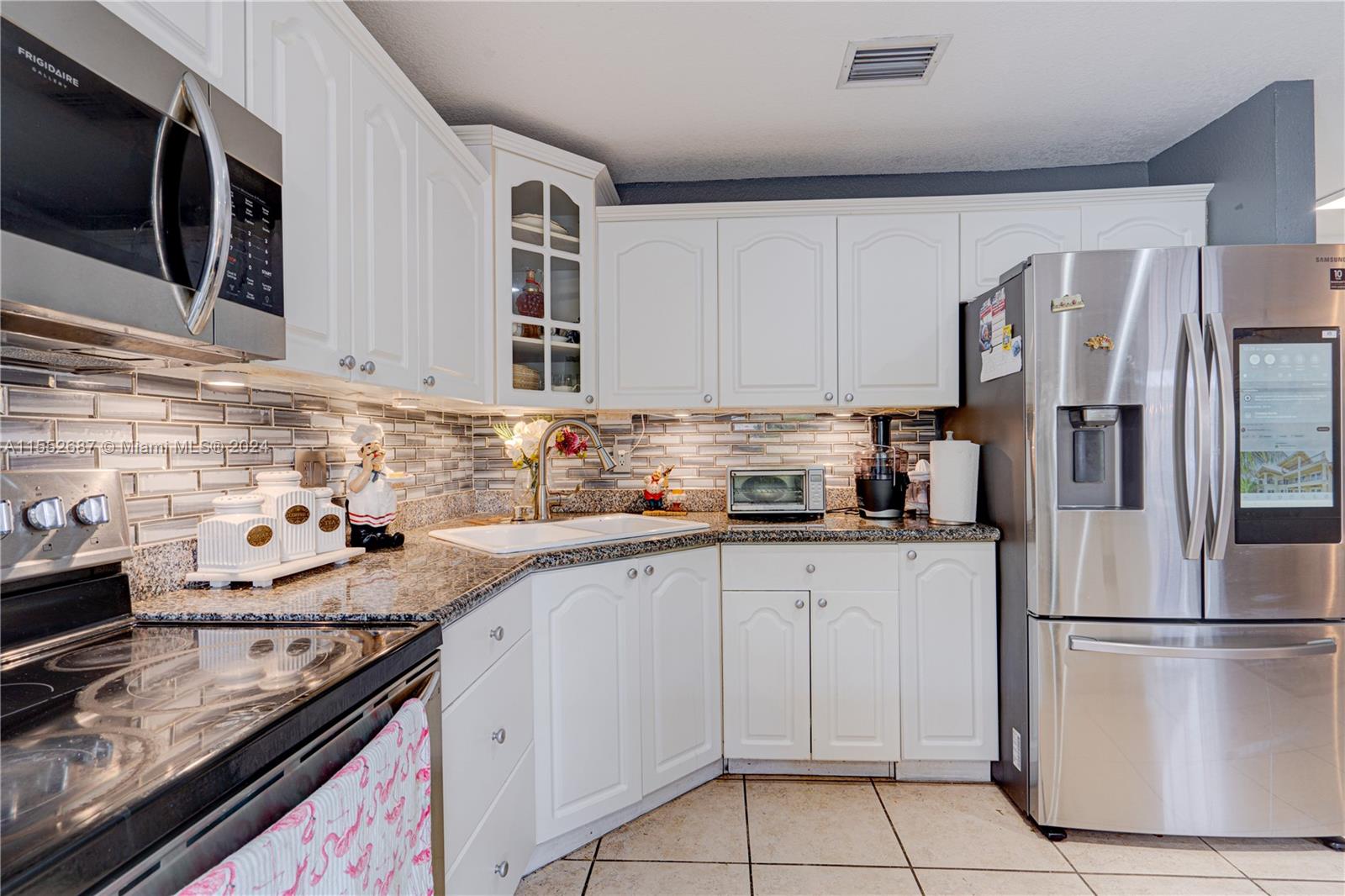 15750 SW 45th St, Miami, Florida 33185, 4 Bedrooms Bedrooms, ,3 BathroomsBathrooms,Residential,For Sale,15750 SW 45th St,A11552687