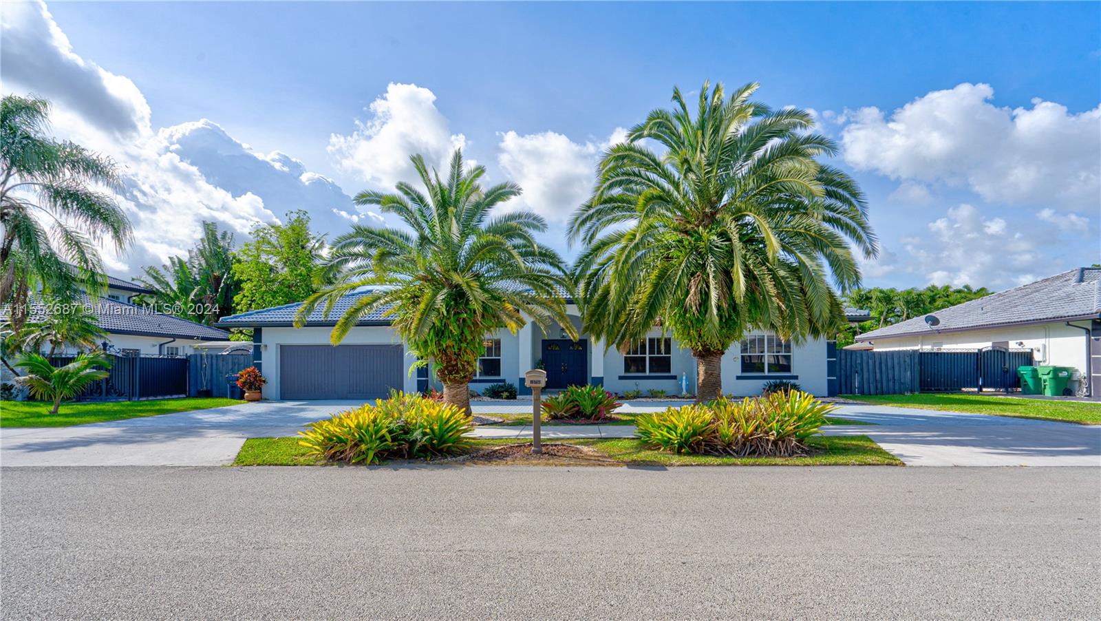 15750 SW 45th St, Miami, Florida 33185, 4 Bedrooms Bedrooms, ,3 BathroomsBathrooms,Residential,For Sale,15750 SW 45th St,A11552687