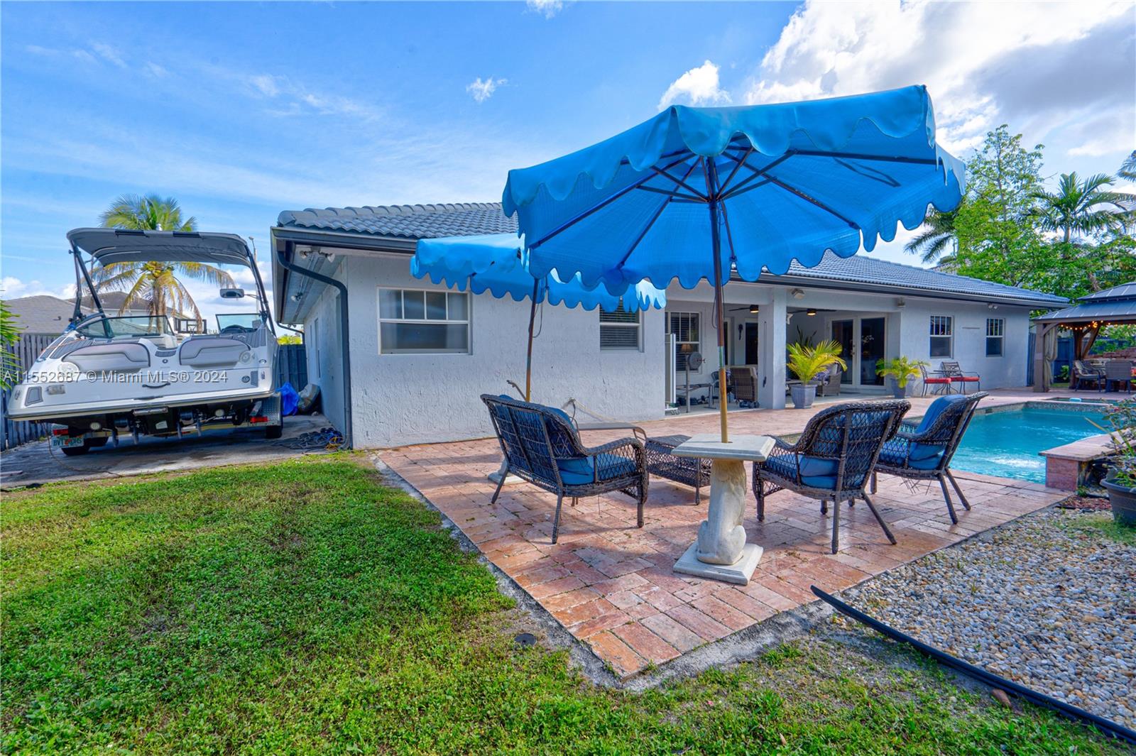 15750 SW 45th St, Miami, Florida 33185, 4 Bedrooms Bedrooms, ,3 BathroomsBathrooms,Residential,For Sale,15750 SW 45th St,A11552687