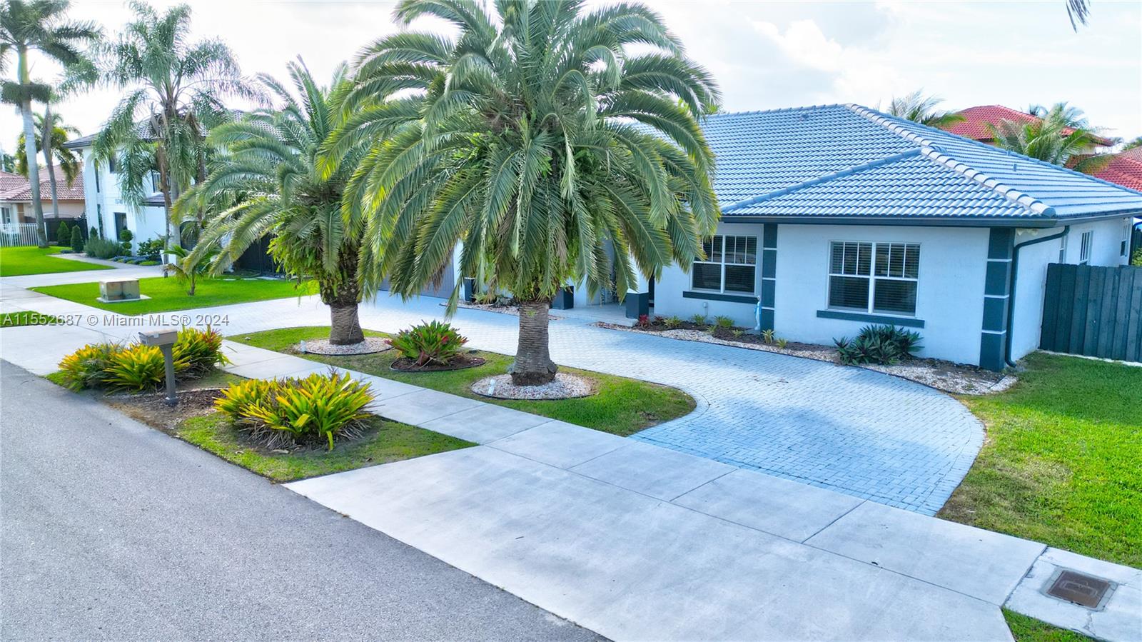 15750 SW 45th St, Miami, Florida 33185, 4 Bedrooms Bedrooms, ,3 BathroomsBathrooms,Residential,For Sale,15750 SW 45th St,A11552687