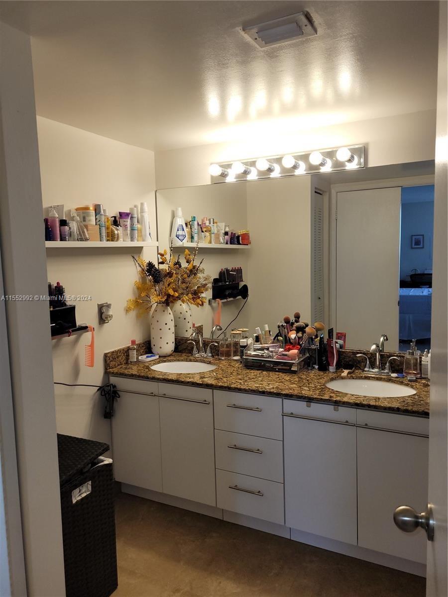 3300 NE 192nd St 1008, Aventura, Florida 33180, 2 Bedrooms Bedrooms, ,2 BathroomsBathrooms,Residential,For Sale,3300 NE 192nd St 1008,A11552992