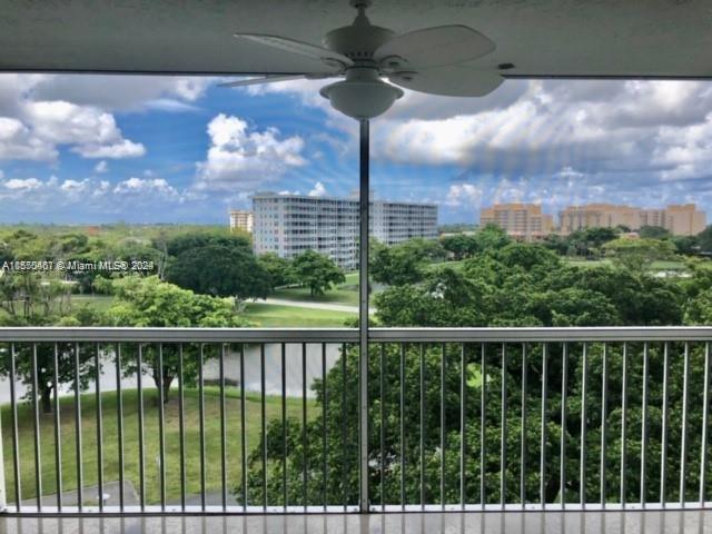 2940 N Course Dr 709, Pompano Beach, Florida 33069, 2 Bedrooms Bedrooms, ,2 BathroomsBathrooms,Residentiallease,For Rent,2940 N Course Dr 709,A11550461