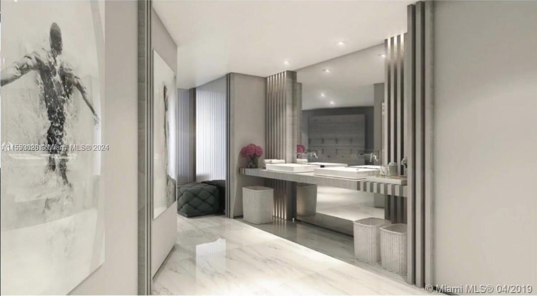 300 S Pointe Dr 909, Miami Beach, Florida 33139, 1 Bedroom Bedrooms, ,1 BathroomBathrooms,Residential,For Sale,300 S Pointe Dr 909,A11553028