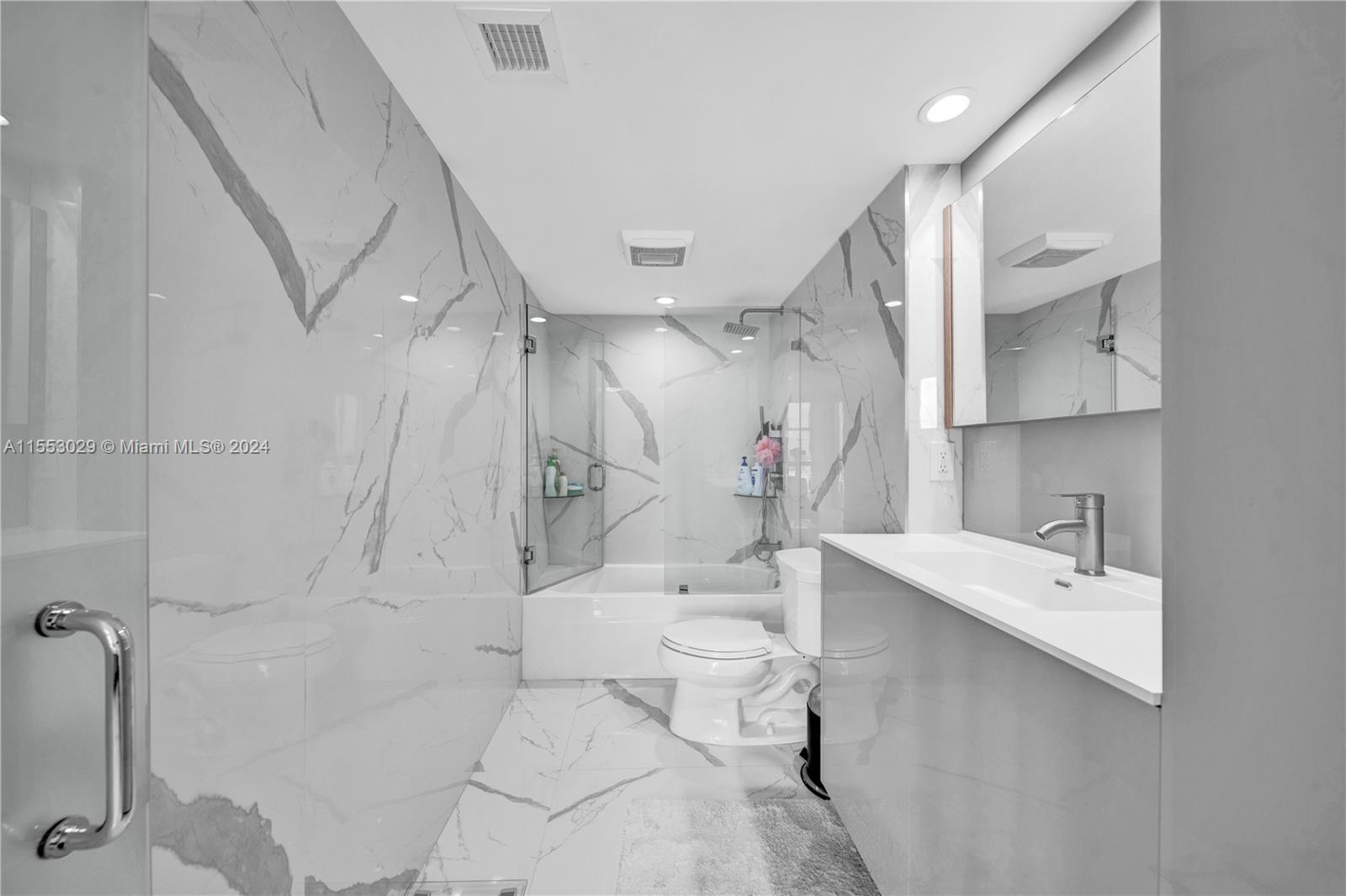 20335 W Country Club Dr 2602, Aventura, Florida 33180, 2 Bedrooms Bedrooms, ,2 BathroomsBathrooms,Residential,For Sale,20335 W Country Club Dr 2602,A11553029