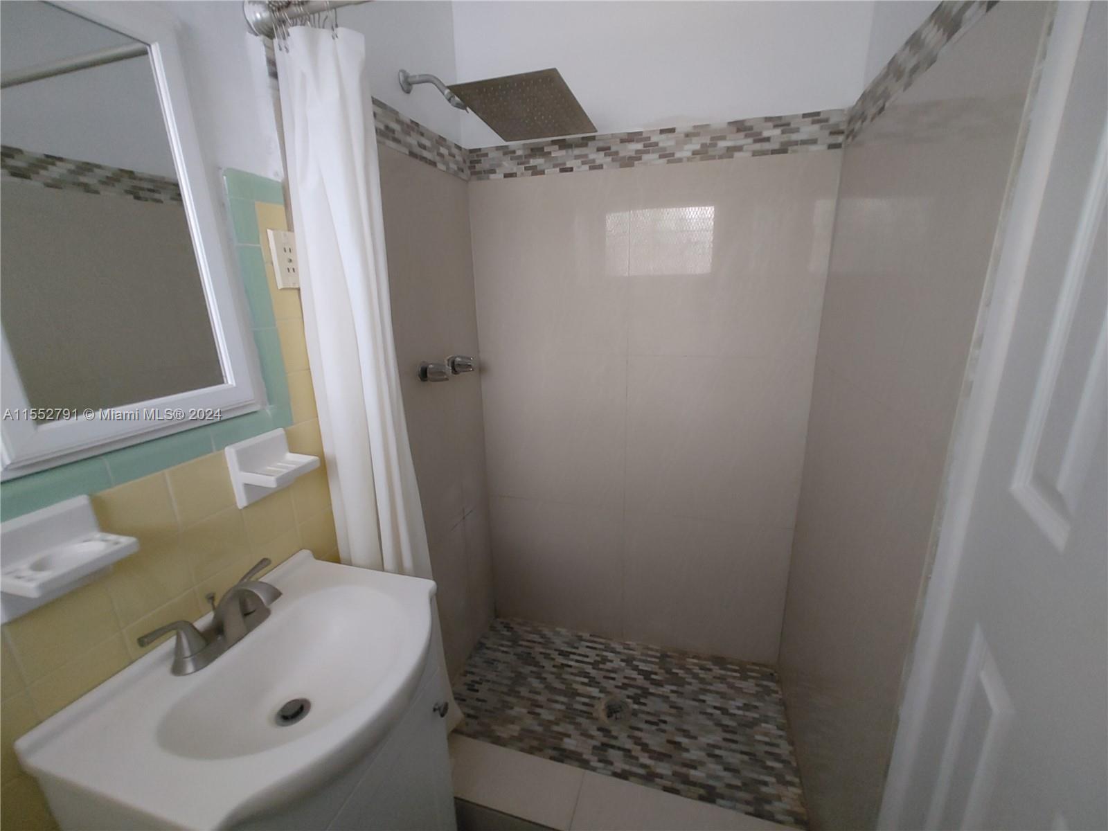 8420 Byron Ave 11, Miami Beach, Florida 33141, 2 Bedrooms Bedrooms, ,2 BathroomsBathrooms,Residential,For Sale,8420 Byron Ave 11,A11552791