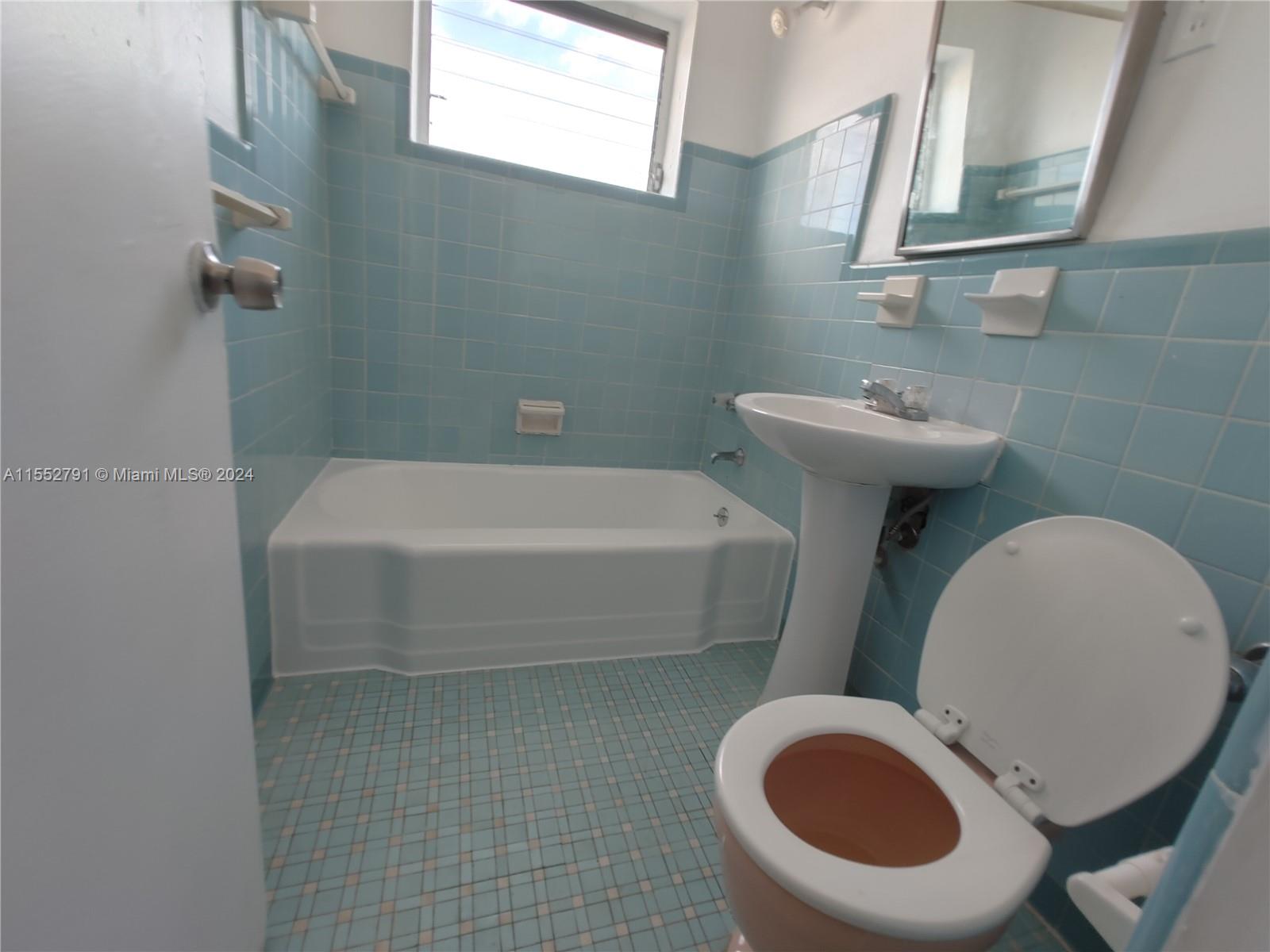 8420 Byron Ave 11, Miami Beach, Florida 33141, 2 Bedrooms Bedrooms, ,2 BathroomsBathrooms,Residential,For Sale,8420 Byron Ave 11,A11552791