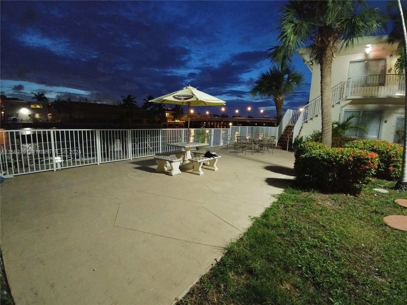 8420 Byron Ave 11, Miami Beach, Florida 33141, 2 Bedrooms Bedrooms, ,2 BathroomsBathrooms,Residential,For Sale,8420 Byron Ave 11,A11552791