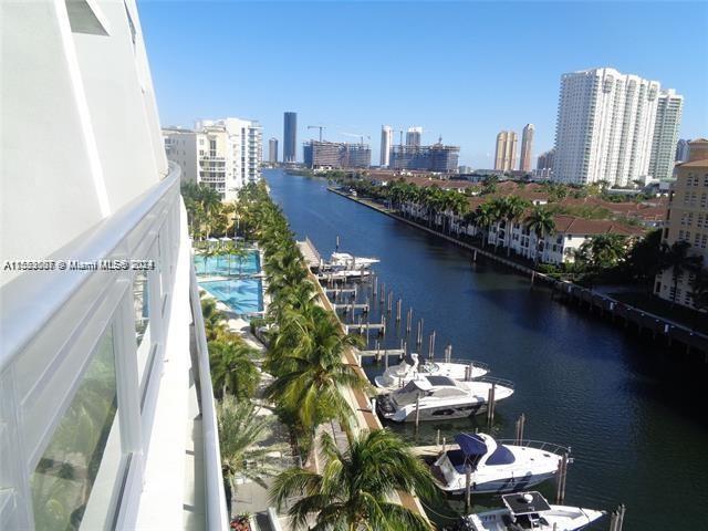 Stunning water view 3 bedroom 3.5 bathrooms unit at prestigious Artech Residences at Aventura. Features ceramic
floors, stainless steel appliances, wood kitchen cabinets, equipped with washer, dishwasher, & dryer, 3 story condo,
with great view enjoyable terrace perfect to relax.