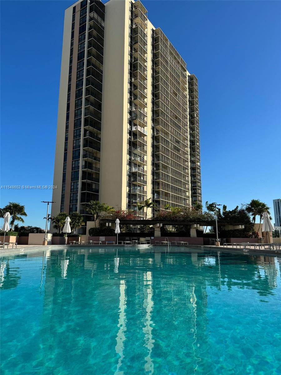 20379 W Country Club Dr #2133 For Sale A11548652, FL