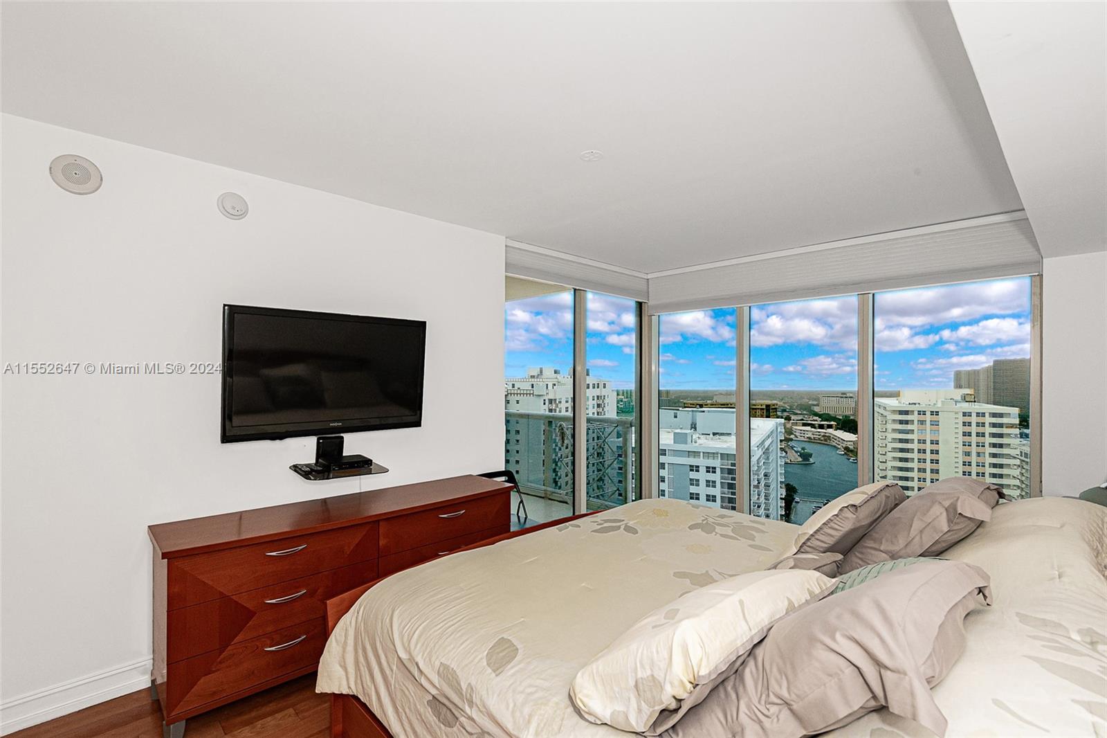 1850 S Ocean Dr 2007, Hallandale Beach, Florida 33009, 3 Bedrooms Bedrooms, ,3 BathroomsBathrooms,Residential,For Sale,1850 S Ocean Dr 2007,A11552647