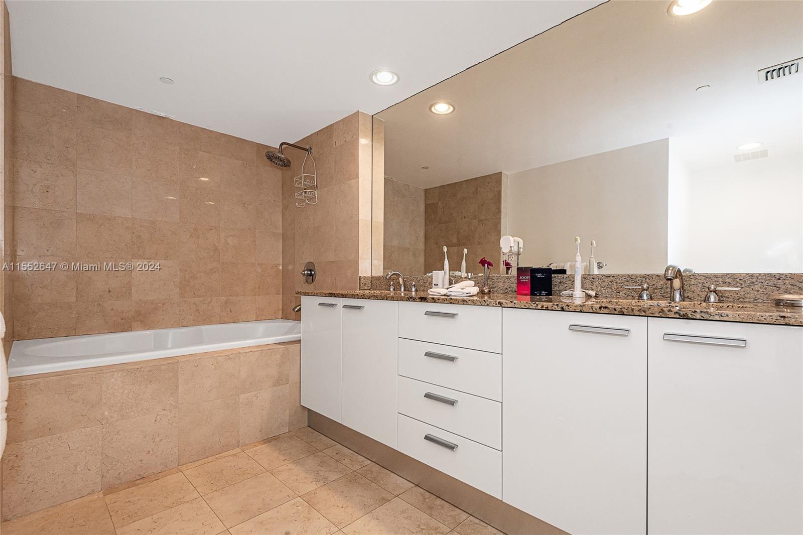 1850 S Ocean Dr 2007, Hallandale Beach, Florida 33009, 3 Bedrooms Bedrooms, ,3 BathroomsBathrooms,Residential,For Sale,1850 S Ocean Dr 2007,A11552647