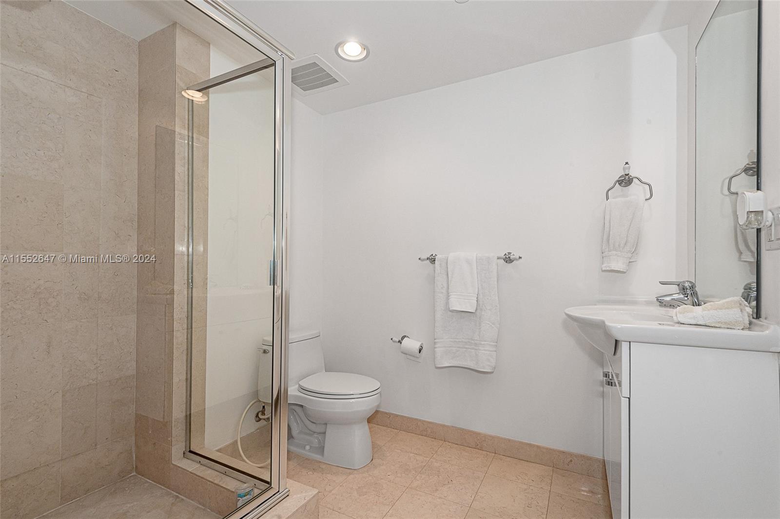 1850 S Ocean Dr 2007, Hallandale Beach, Florida 33009, 3 Bedrooms Bedrooms, ,3 BathroomsBathrooms,Residential,For Sale,1850 S Ocean Dr 2007,A11552647