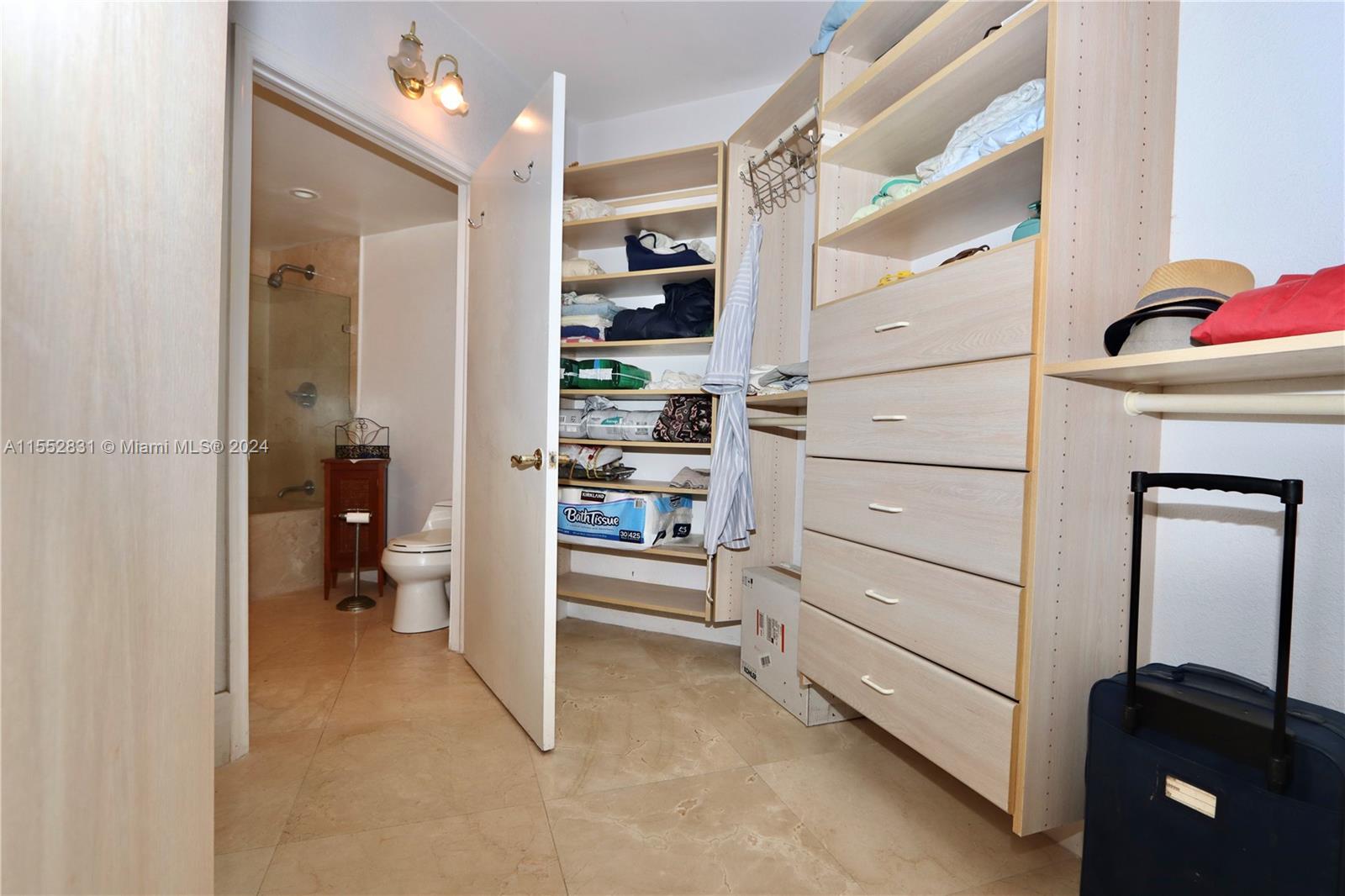 6422 Collins Ave 1603, Miami Beach, Florida 33141, 2 Bedrooms Bedrooms, ,2 BathroomsBathrooms,Residential,For Sale,6422 Collins Ave 1603,A11552831