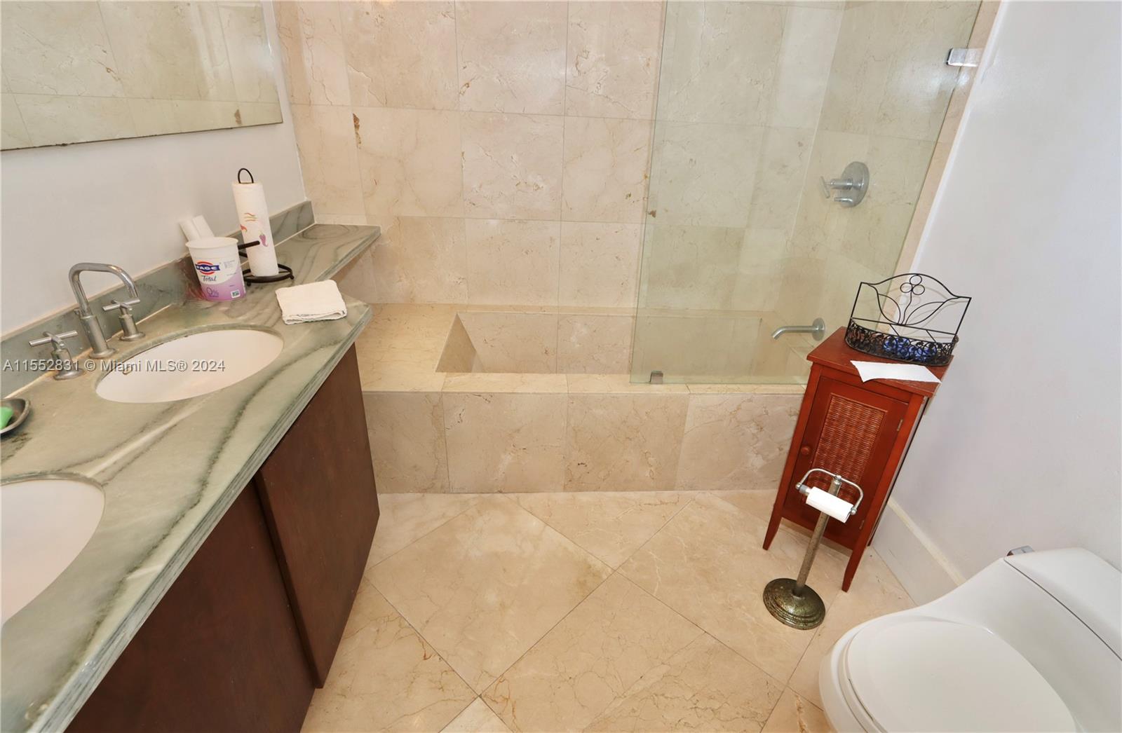 6422 Collins Ave 1603, Miami Beach, Florida 33141, 2 Bedrooms Bedrooms, ,2 BathroomsBathrooms,Residential,For Sale,6422 Collins Ave 1603,A11552831