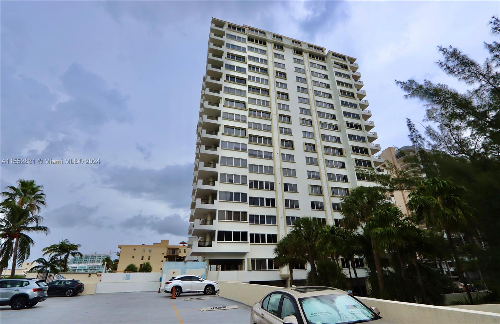 6422 Collins Ave 1603, Miami Beach, Florida 33141, 2 Bedrooms Bedrooms, ,2 BathroomsBathrooms,Residential,For Sale,6422 Collins Ave 1603,A11552831