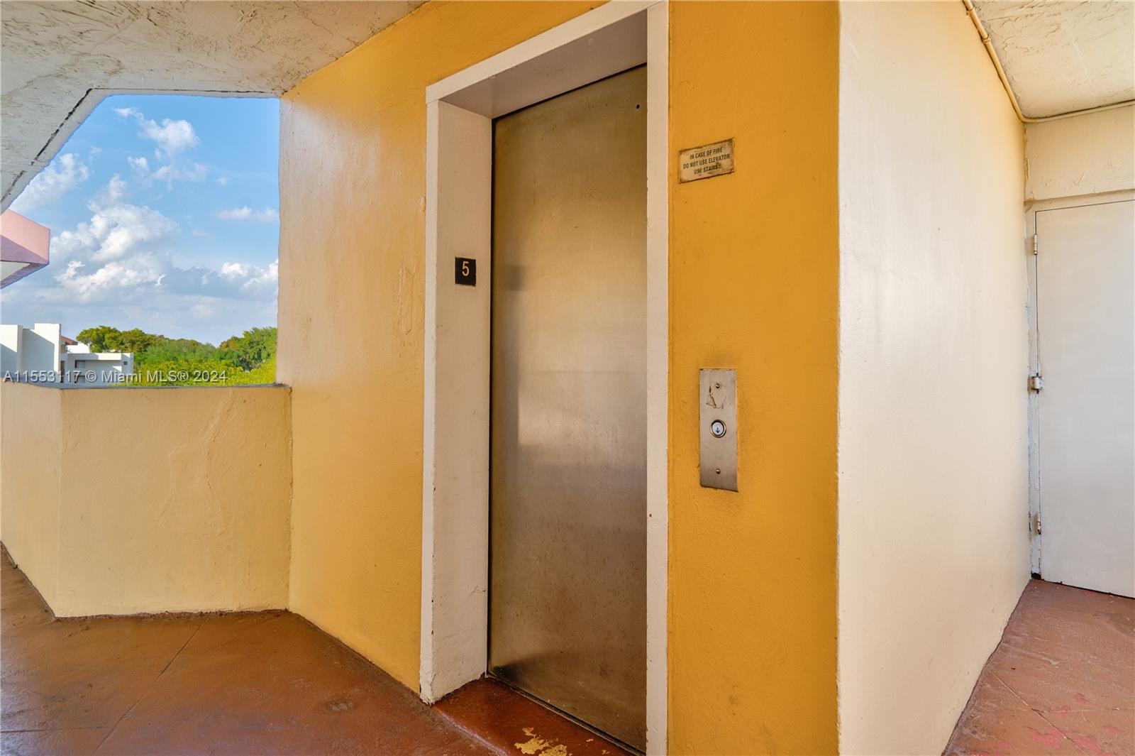 8870 Fontainebleau Blvd 503, Miami, Florida 33172, 2 Bedrooms Bedrooms, ,1 BathroomBathrooms,Residential,For Sale,8870 Fontainebleau Blvd 503,A11553117