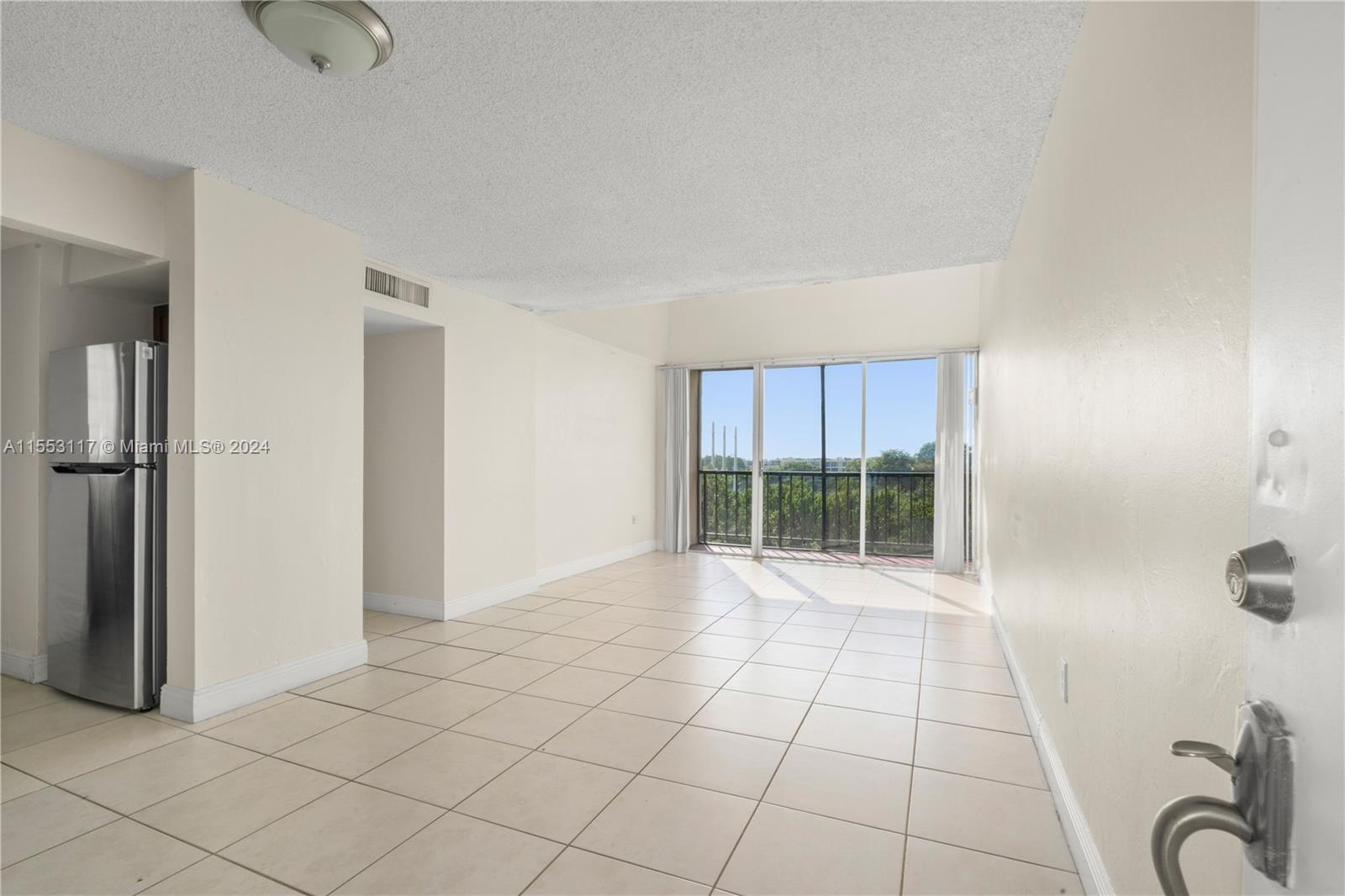 8870 Fontainebleau Blvd 503, Miami, Florida 33172, 2 Bedrooms Bedrooms, ,1 BathroomBathrooms,Residential,For Sale,8870 Fontainebleau Blvd 503,A11553117