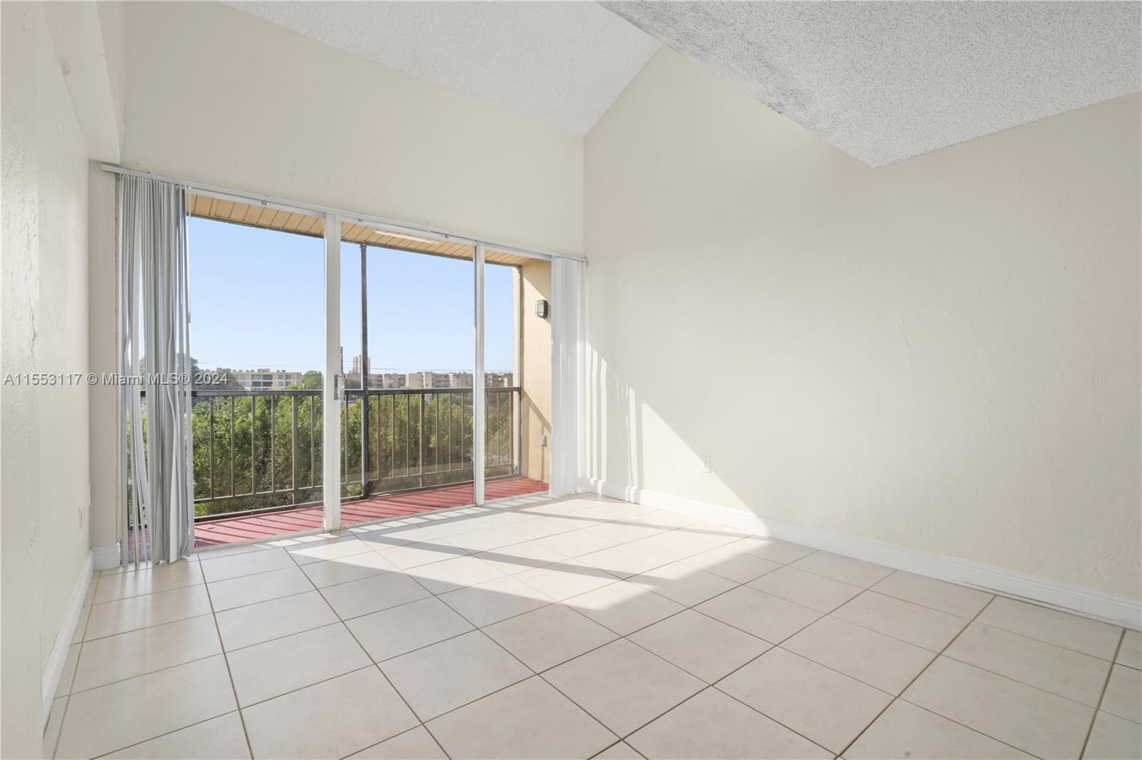 8870 Fontainebleau Blvd 503, Miami, Florida 33172, 2 Bedrooms Bedrooms, ,1 BathroomBathrooms,Residential,For Sale,8870 Fontainebleau Blvd 503,A11553117
