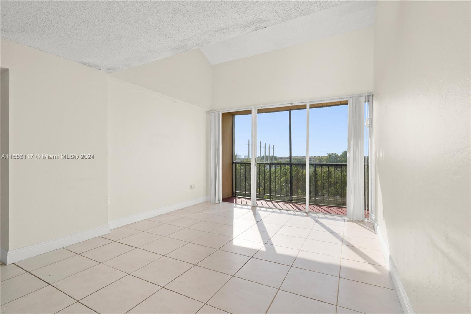 8870 Fontainebleau Blvd 503, Miami, Florida 33172, 2 Bedrooms Bedrooms, ,1 BathroomBathrooms,Residential,For Sale,8870 Fontainebleau Blvd 503,A11553117