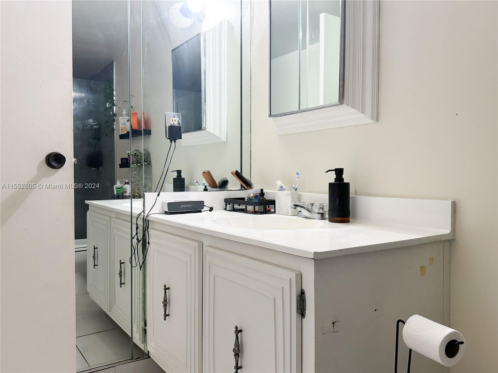 1000 Parkview Dr 703, Hallandale Beach, Florida 33009, 2 Bedrooms Bedrooms, ,1 BathroomBathrooms,Residential,For Sale,1000 Parkview Dr 703,A11552805