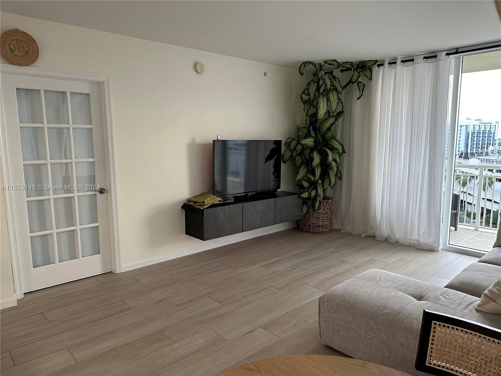 19501 W Country Club Dr 809, Aventura, Florida 33180, 2 Bedrooms Bedrooms, ,2 BathroomsBathrooms,Residential,For Sale,19501 W Country Club Dr 809,A11553143