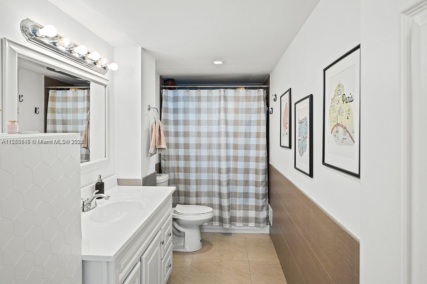 7135 Collins Ave 1712, Miami Beach, Florida 33141, 1 Bedroom Bedrooms, 1 Room Rooms,2 BathroomsBathrooms,Residential,For Sale,7135 Collins Ave 1712,A11553146