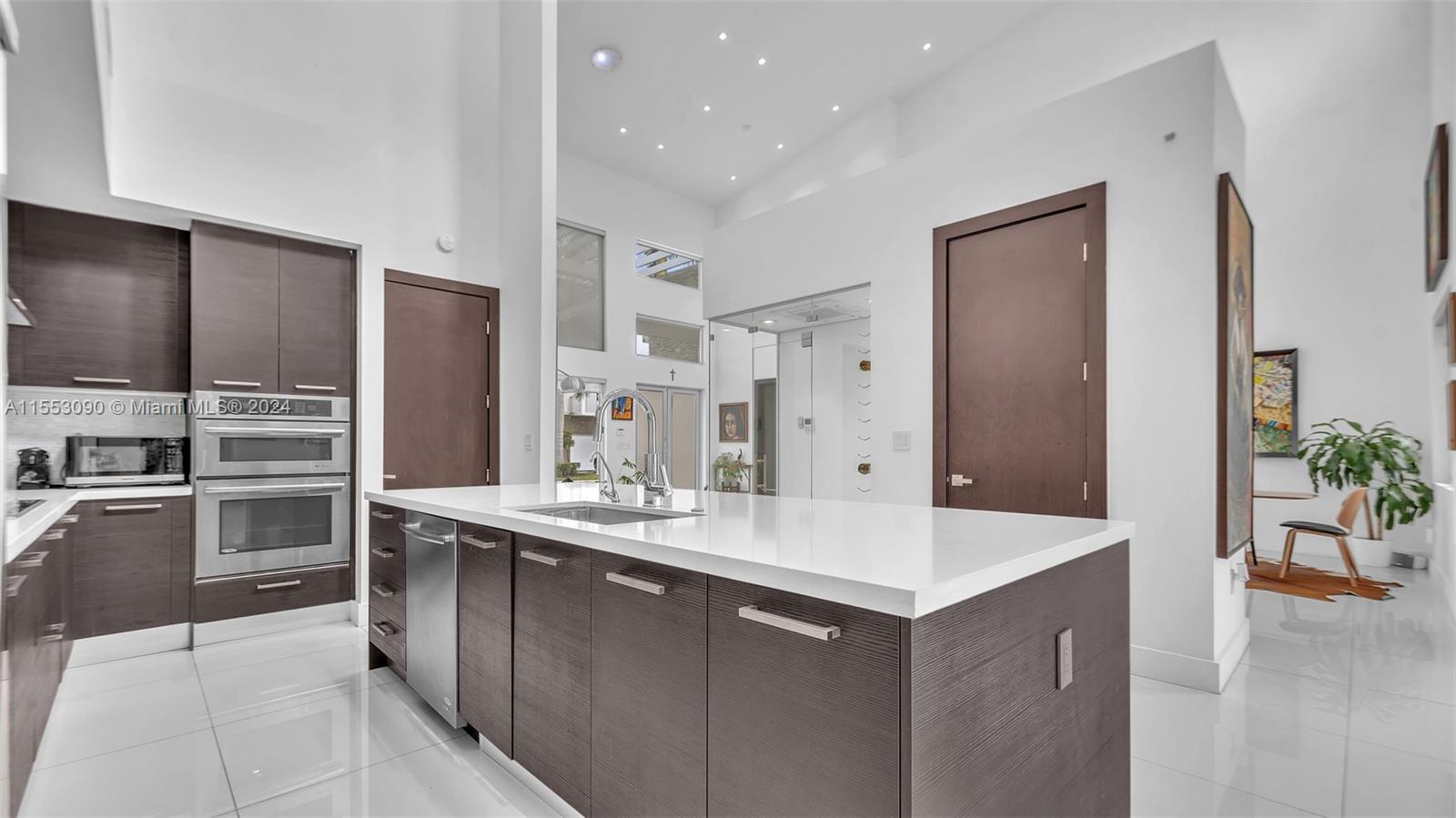 8248 NW 34th Dr, Doral, Florida 33122, 5 Bedrooms Bedrooms, ,6 BathroomsBathrooms,Residential,For Sale,8248 NW 34th Dr,A11553090