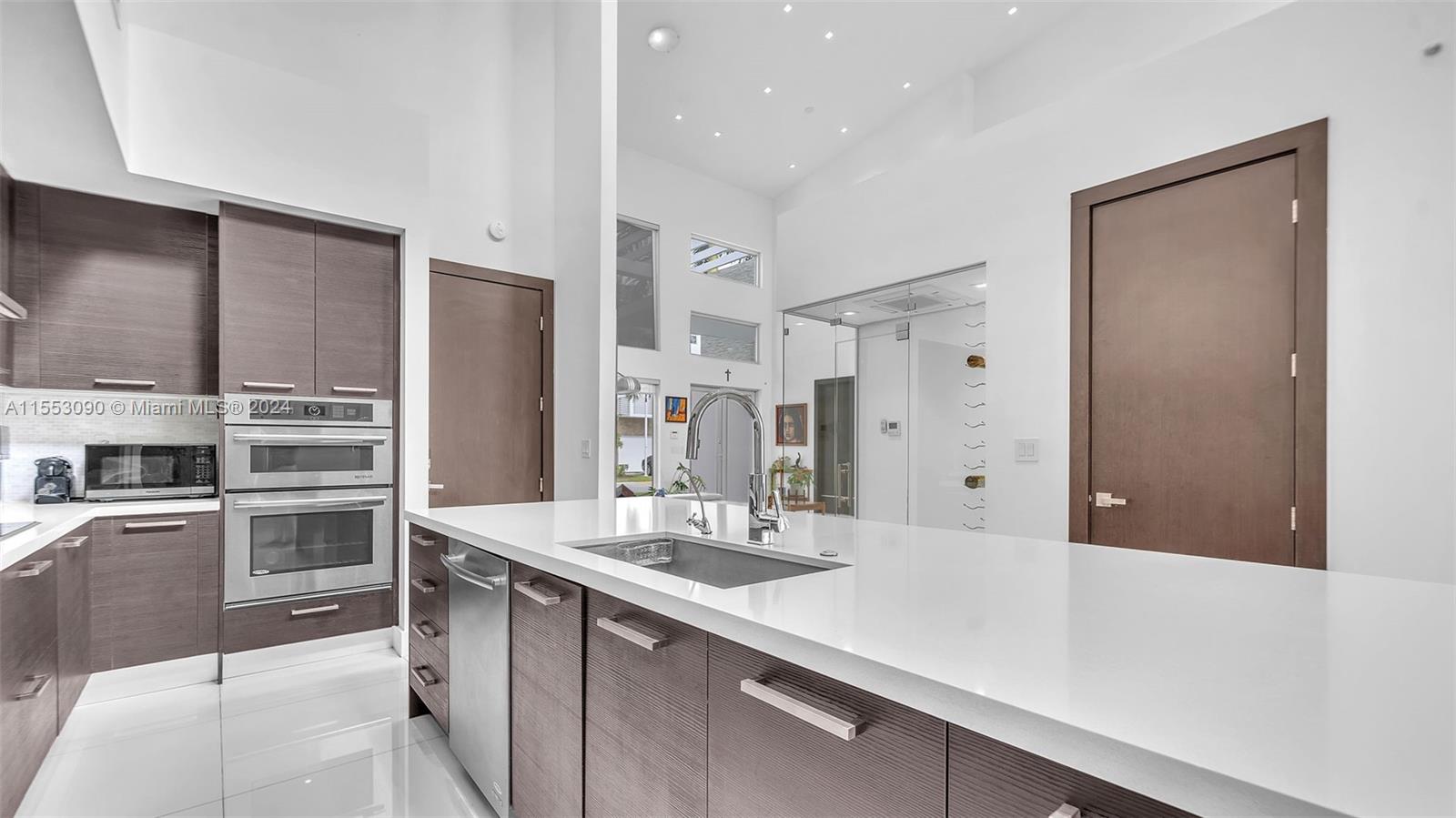 8248 NW 34th Dr, Doral, Florida 33122, 5 Bedrooms Bedrooms, ,6 BathroomsBathrooms,Residential,For Sale,8248 NW 34th Dr,A11553090