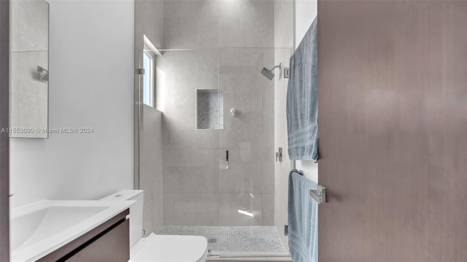 8248 NW 34th Dr, Doral, Florida 33122, 5 Bedrooms Bedrooms, ,6 BathroomsBathrooms,Residential,For Sale,8248 NW 34th Dr,A11553090