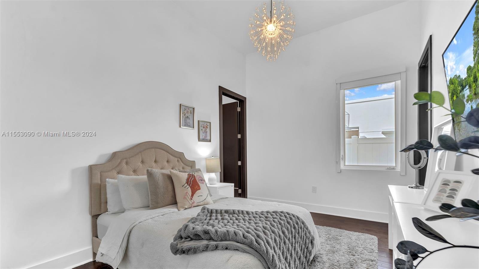 8248 NW 34th Dr, Doral, Florida 33122, 5 Bedrooms Bedrooms, ,6 BathroomsBathrooms,Residential,For Sale,8248 NW 34th Dr,A11553090