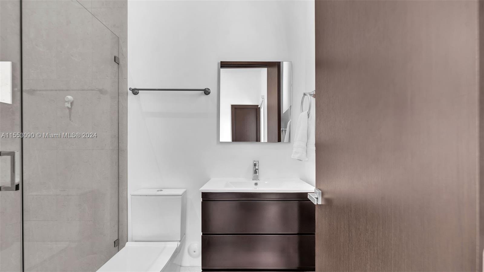 8248 NW 34th Dr, Doral, Florida 33122, 5 Bedrooms Bedrooms, ,6 BathroomsBathrooms,Residential,For Sale,8248 NW 34th Dr,A11553090