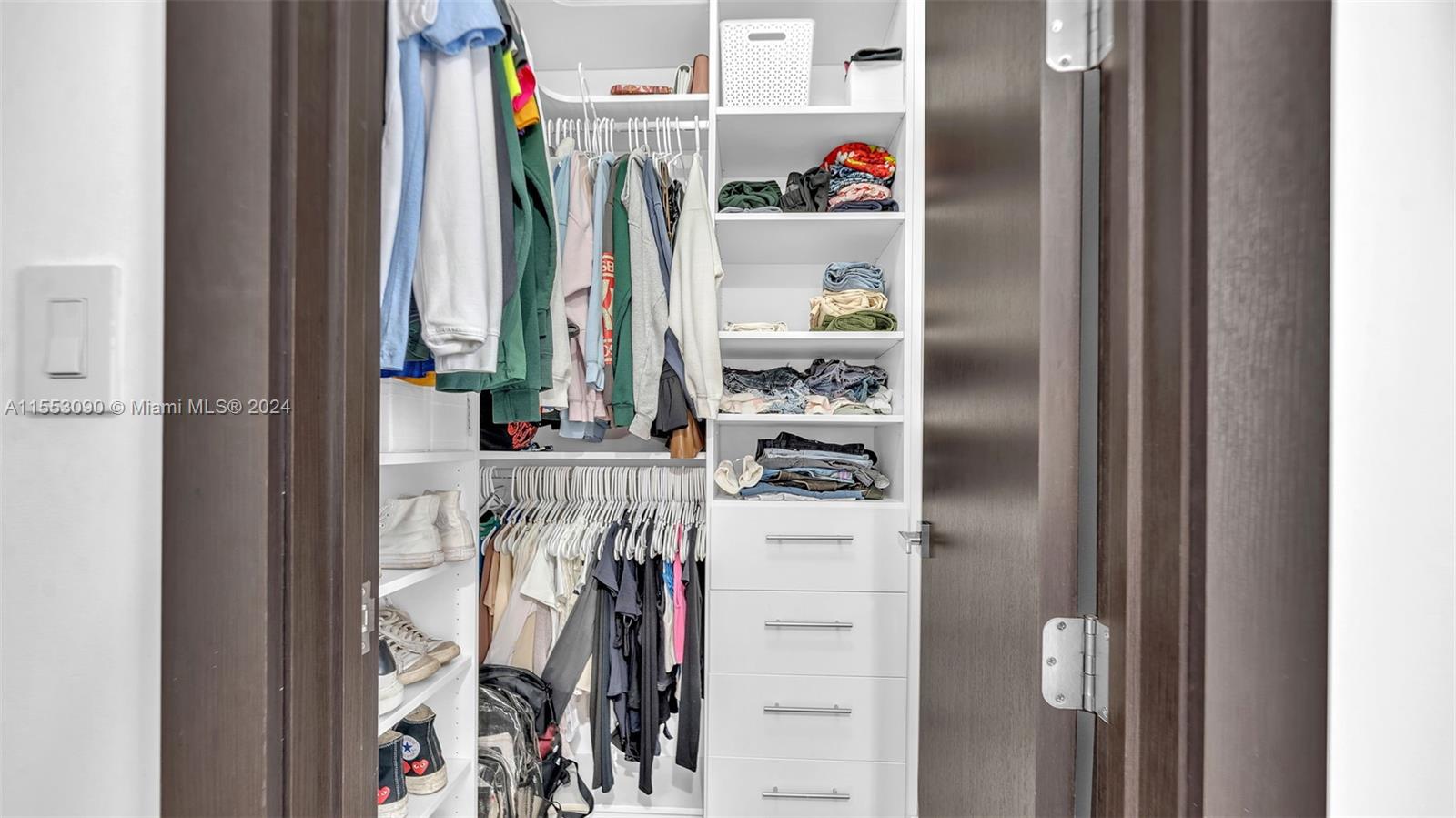 8248 NW 34th Dr, Doral, Florida 33122, 5 Bedrooms Bedrooms, ,6 BathroomsBathrooms,Residential,For Sale,8248 NW 34th Dr,A11553090