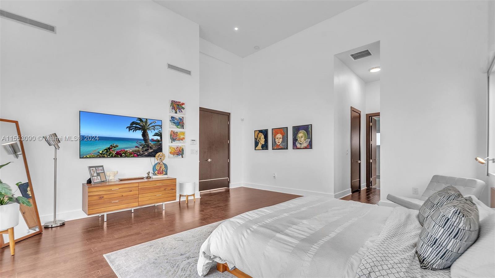 8248 NW 34th Dr, Doral, Florida 33122, 5 Bedrooms Bedrooms, ,6 BathroomsBathrooms,Residential,For Sale,8248 NW 34th Dr,A11553090