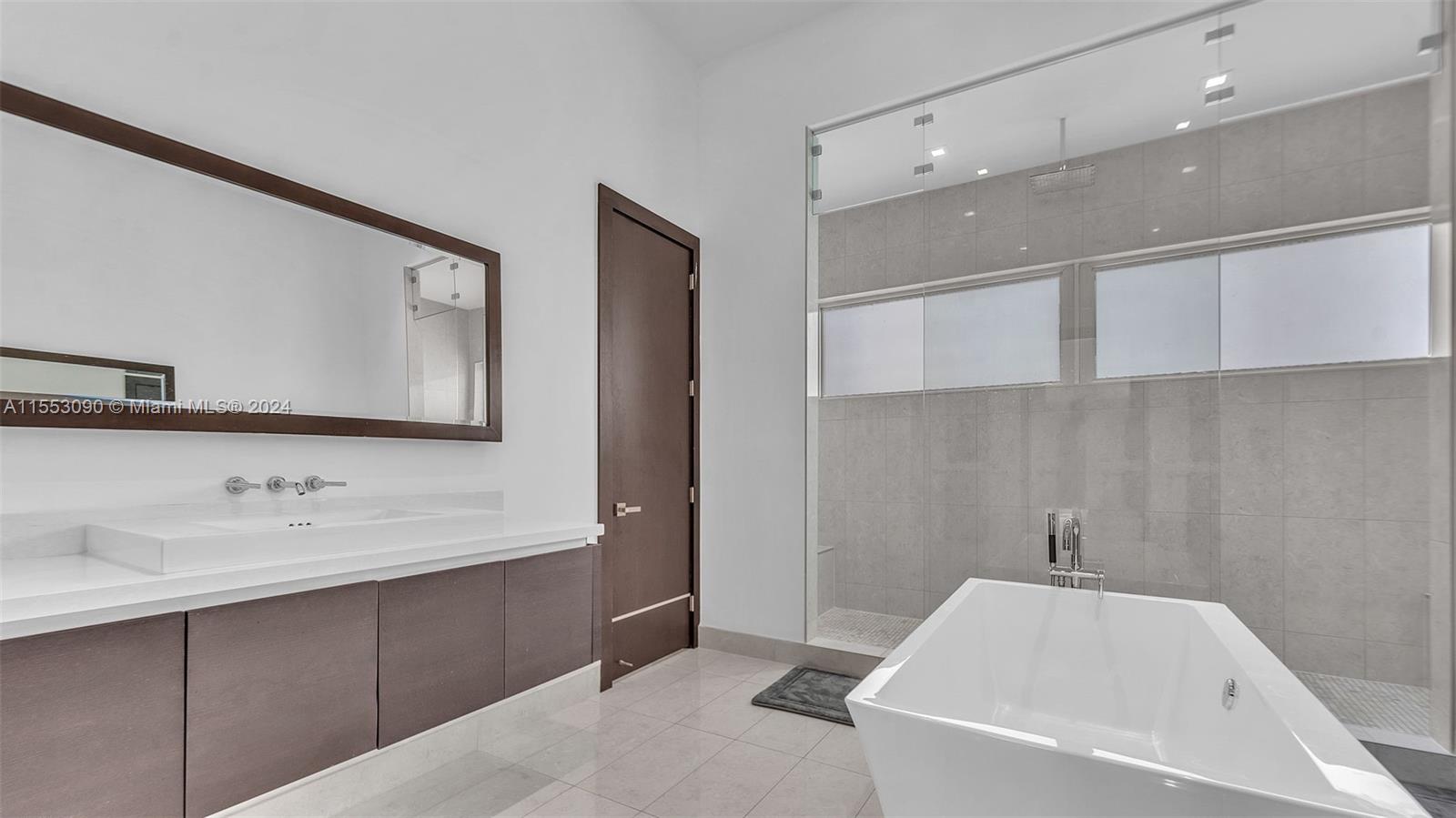 8248 NW 34th Dr, Doral, Florida 33122, 5 Bedrooms Bedrooms, ,6 BathroomsBathrooms,Residential,For Sale,8248 NW 34th Dr,A11553090