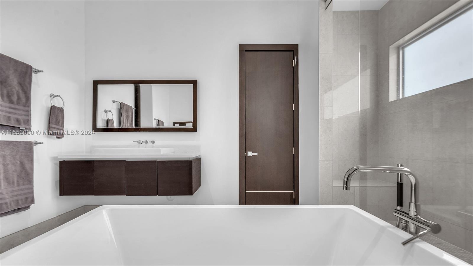 8248 NW 34th Dr, Doral, Florida 33122, 5 Bedrooms Bedrooms, ,6 BathroomsBathrooms,Residential,For Sale,8248 NW 34th Dr,A11553090