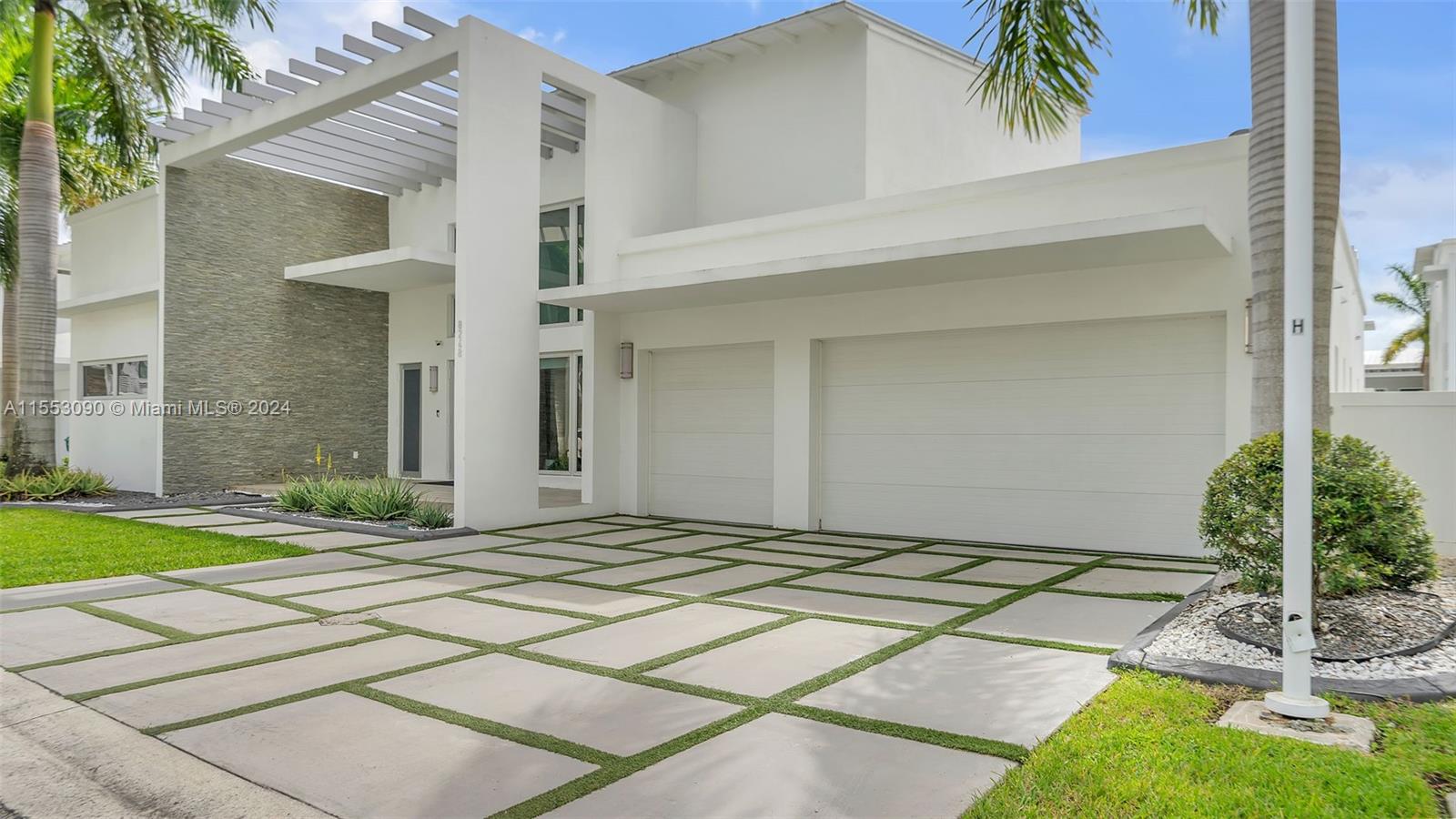 8248 NW 34th Dr, Doral, Florida 33122, 5 Bedrooms Bedrooms, ,6 BathroomsBathrooms,Residential,For Sale,8248 NW 34th Dr,A11553090