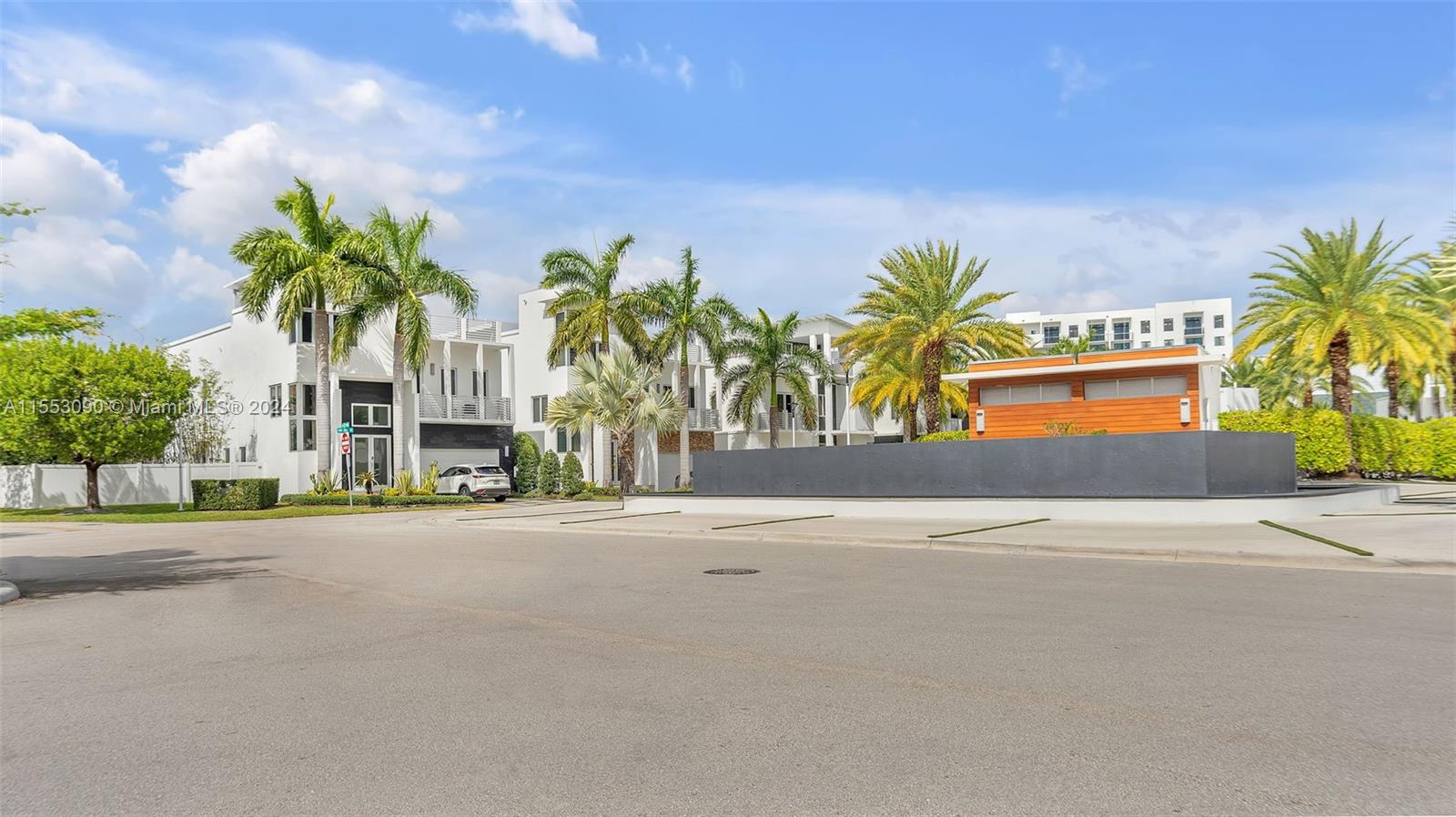 8248 NW 34th Dr, Doral, Florida 33122, 5 Bedrooms Bedrooms, ,6 BathroomsBathrooms,Residential,For Sale,8248 NW 34th Dr,A11553090