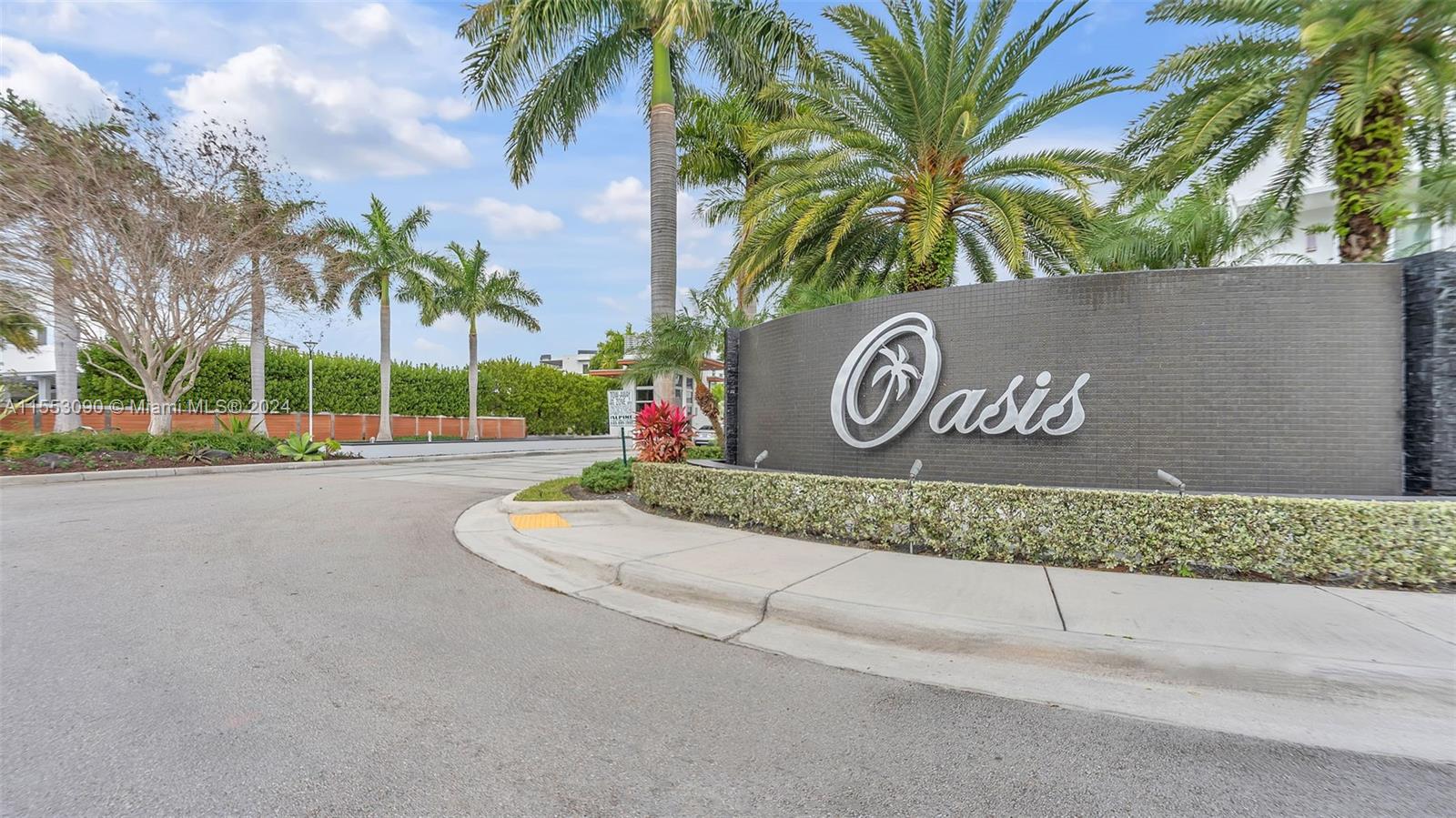 8248 NW 34th Dr, Doral, Florida 33122, 5 Bedrooms Bedrooms, ,6 BathroomsBathrooms,Residential,For Sale,8248 NW 34th Dr,A11553090