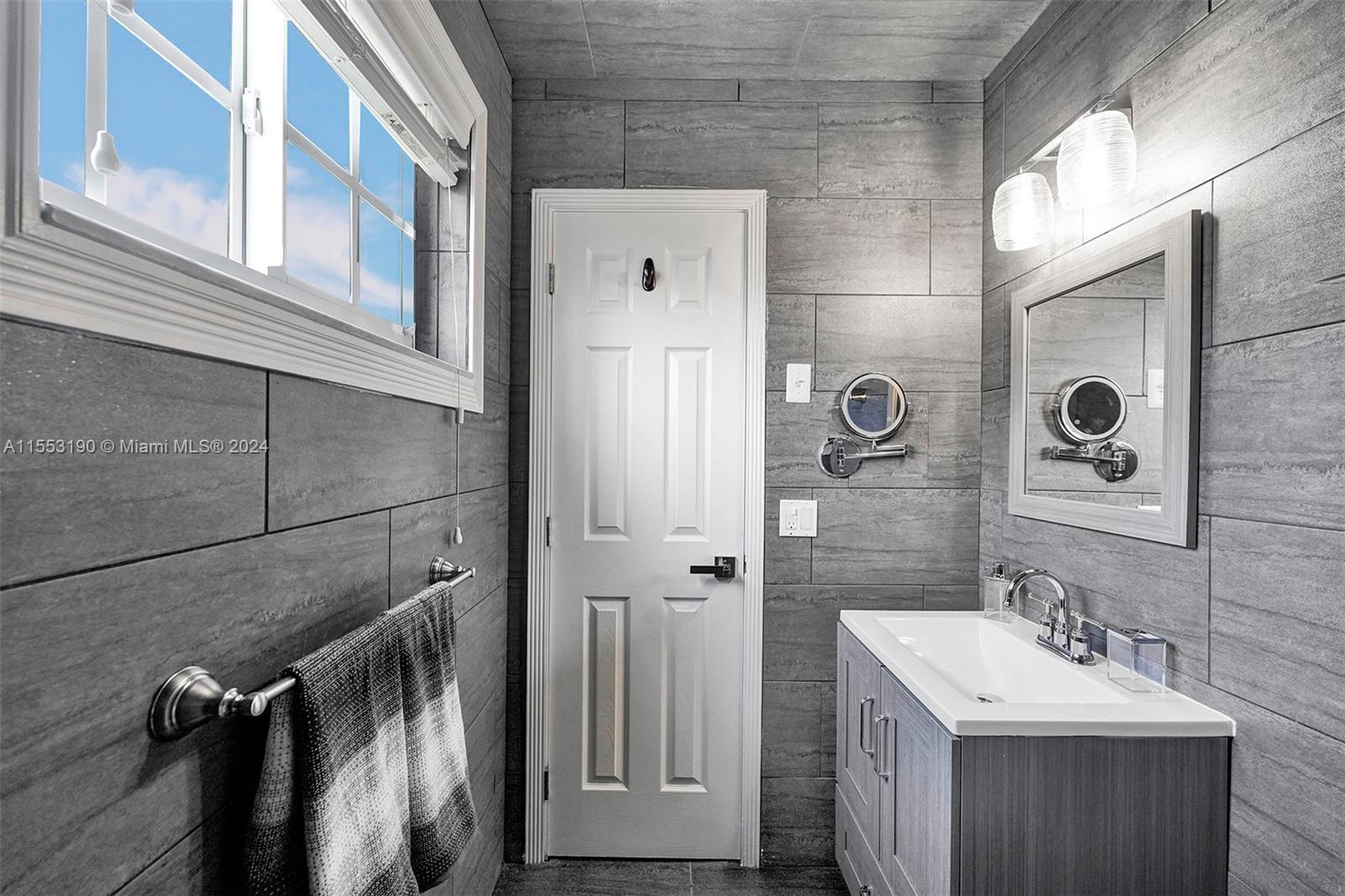 5321 Lincoln St, Hollywood, Florida 33021, 3 Bedrooms Bedrooms, ,2 BathroomsBathrooms,Residential,For Sale,5321 Lincoln St,A11553190