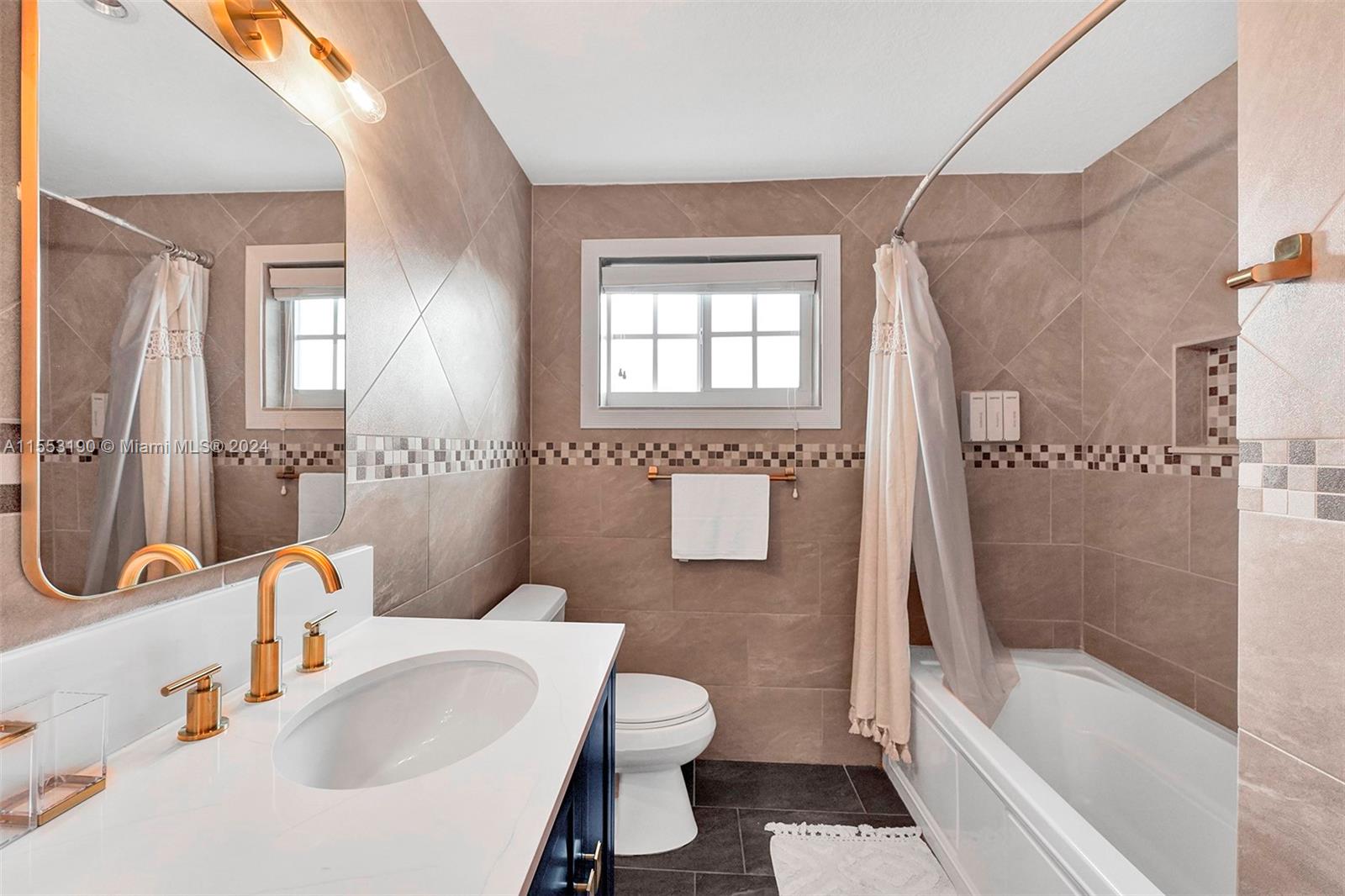 5321 Lincoln St, Hollywood, Florida 33021, 3 Bedrooms Bedrooms, ,2 BathroomsBathrooms,Residential,For Sale,5321 Lincoln St,A11553190