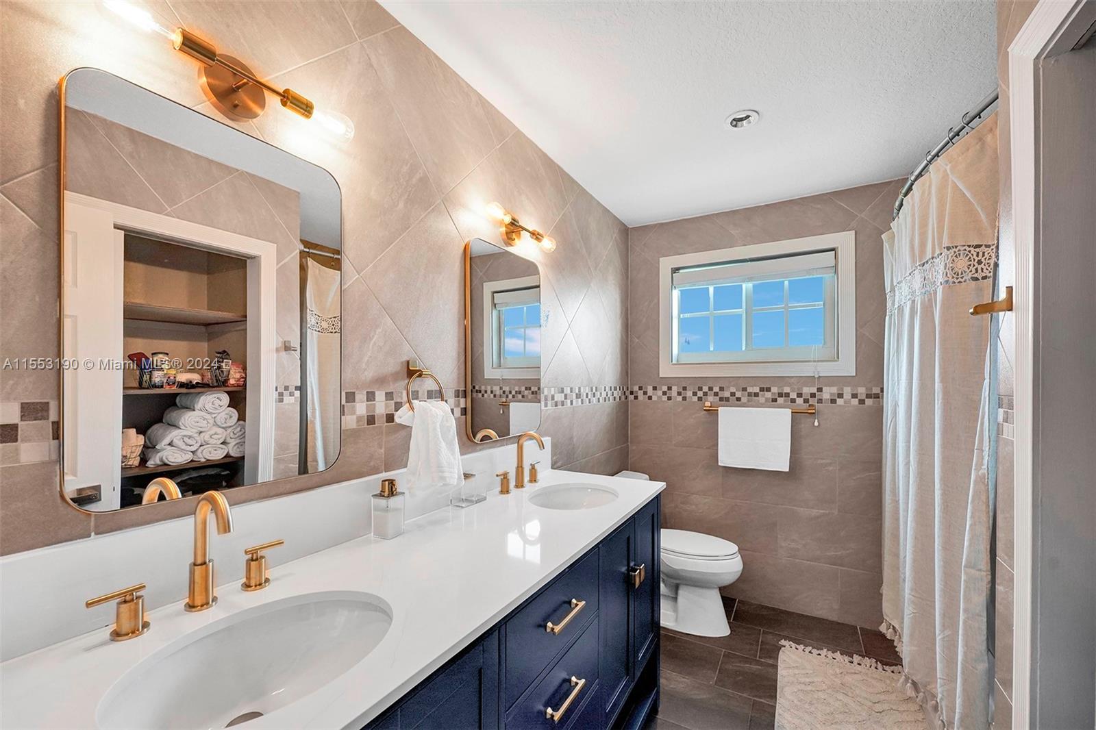 5321 Lincoln St, Hollywood, Florida 33021, 3 Bedrooms Bedrooms, ,2 BathroomsBathrooms,Residential,For Sale,5321 Lincoln St,A11553190