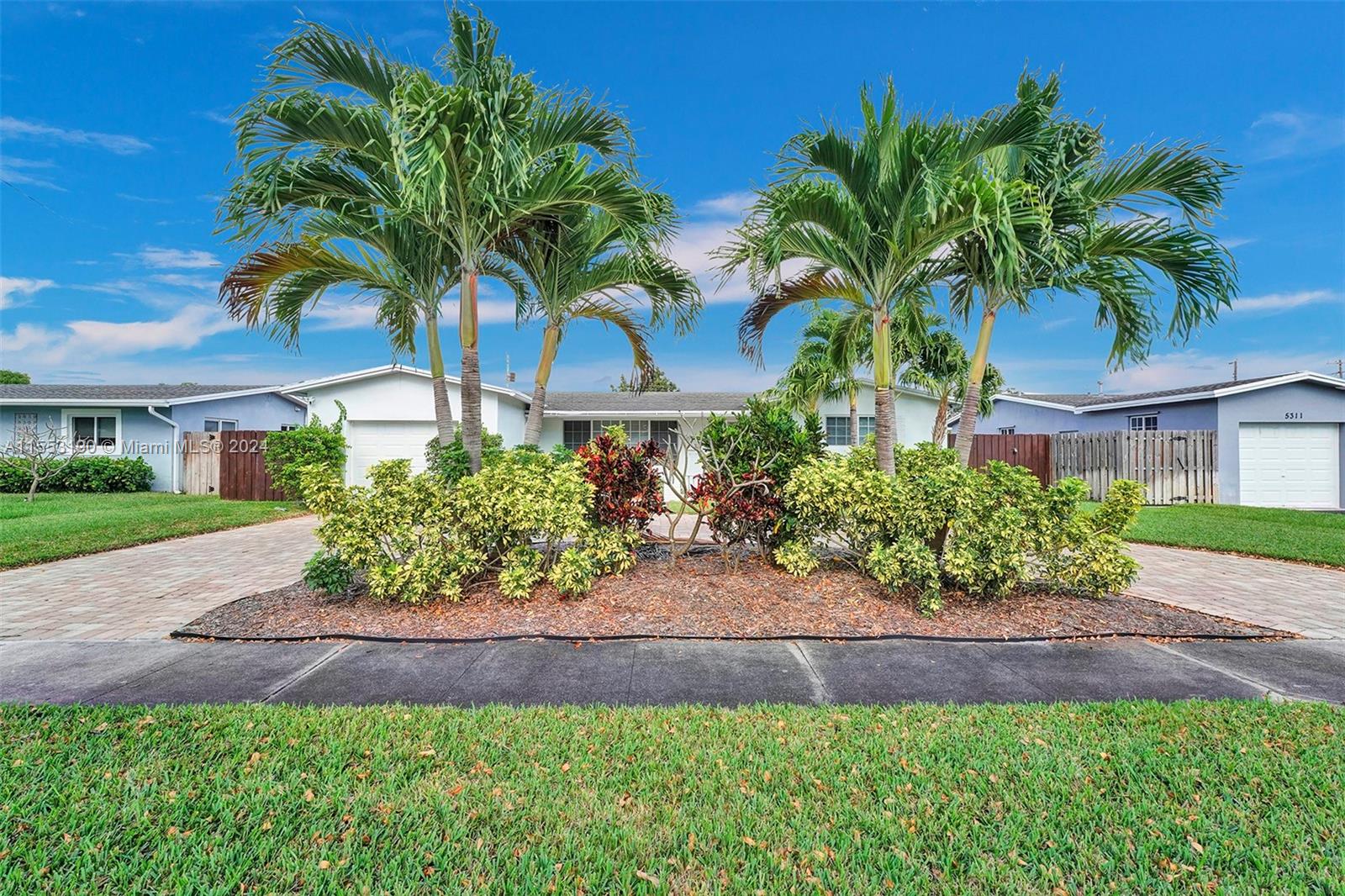 5321 Lincoln St, Hollywood, Florida 33021, 3 Bedrooms Bedrooms, ,2 BathroomsBathrooms,Residential,For Sale,5321 Lincoln St,A11553190