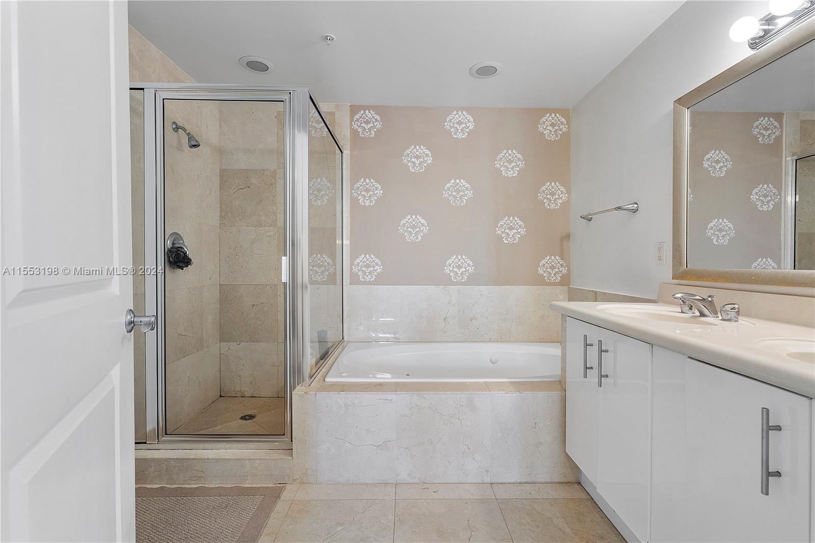 7900 Harbor Island Dr 507, North Bay Village, Florida 33141, 1 Bedroom Bedrooms, ,1 BathroomBathrooms,Residential,For Sale,7900 Harbor Island Dr 507,A11553198