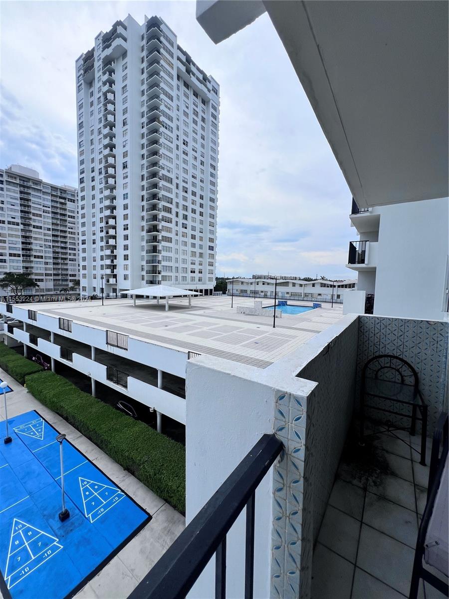 2780 NE 183rd St 412, Aventura, Florida 33160, 2 Bedrooms Bedrooms, ,2 BathroomsBathrooms,Residentiallease,For Rent,2780 NE 183rd St 412,A11553224