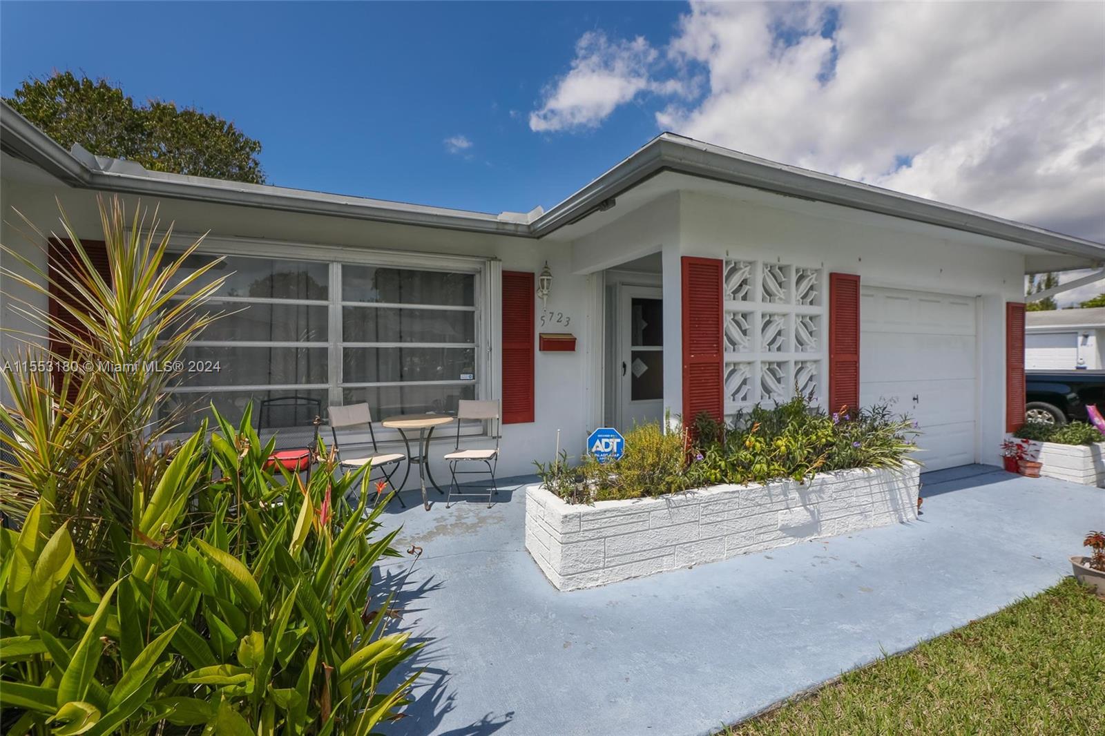 5723 NW 65th Ter, Tamarac, Florida 33321, 2 Bedrooms Bedrooms, ,2 BathroomsBathrooms,Residential,For Sale,5723 NW 65th Ter,A11553180