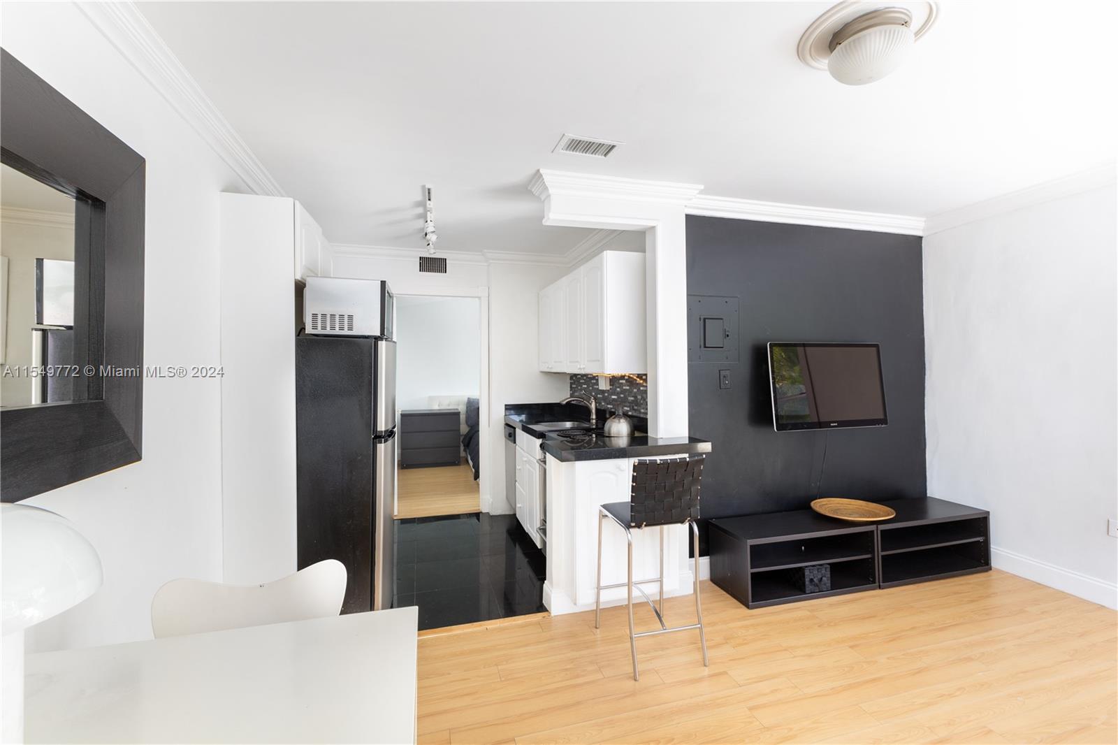 1555 Pennsylvania Ave 210, Miami Beach, Florida 33139, 1 Bedroom Bedrooms, ,1 BathroomBathrooms,Residential,For Sale,1555 Pennsylvania Ave 210,A11549772