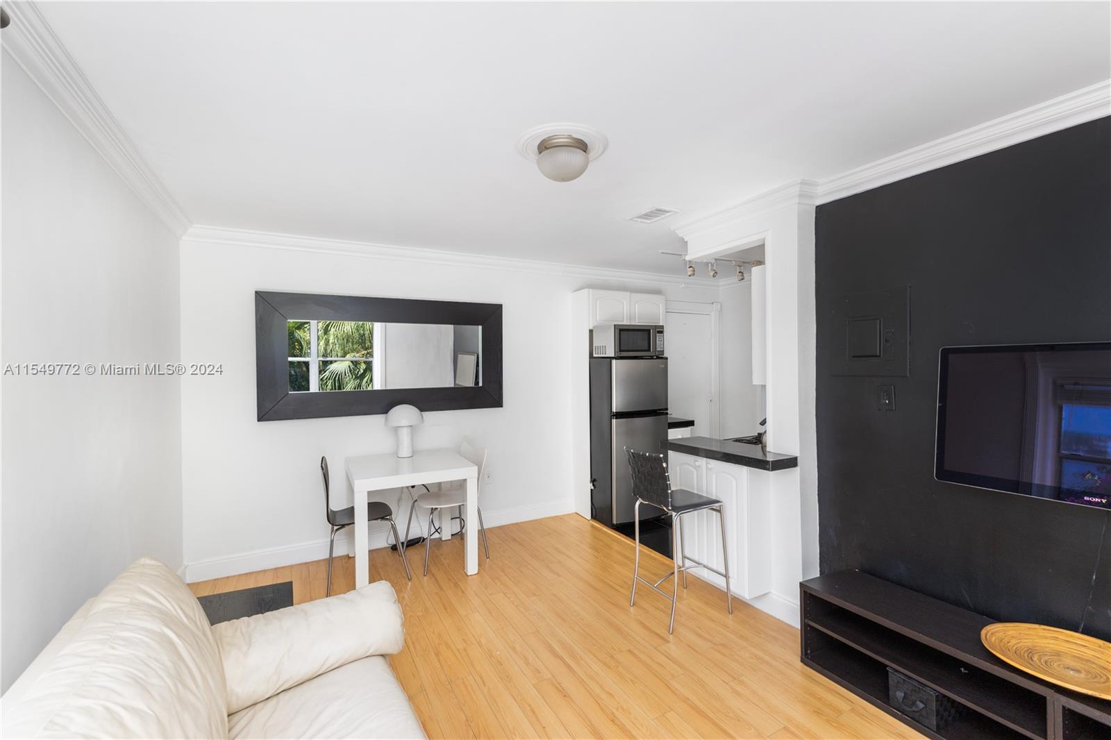 1555 Pennsylvania Ave 210, Miami Beach, Florida 33139, 1 Bedroom Bedrooms, ,1 BathroomBathrooms,Residential,For Sale,1555 Pennsylvania Ave 210,A11549772