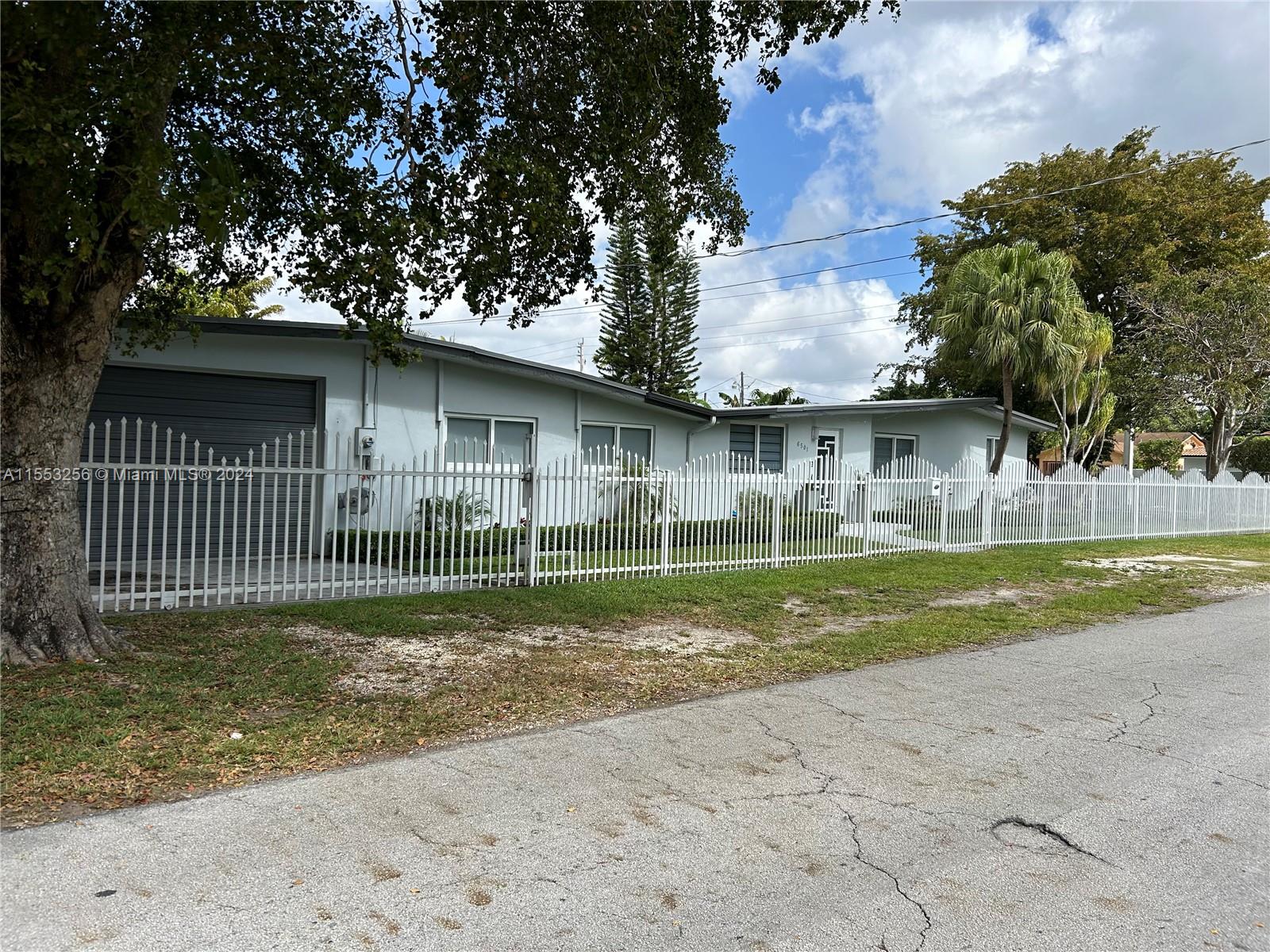6501 SW 34th St, Miami, Florida 33155, 4 Bedrooms Bedrooms, ,2 BathroomsBathrooms,Residentiallease,For Rent,6501 SW 34th St,A11553256