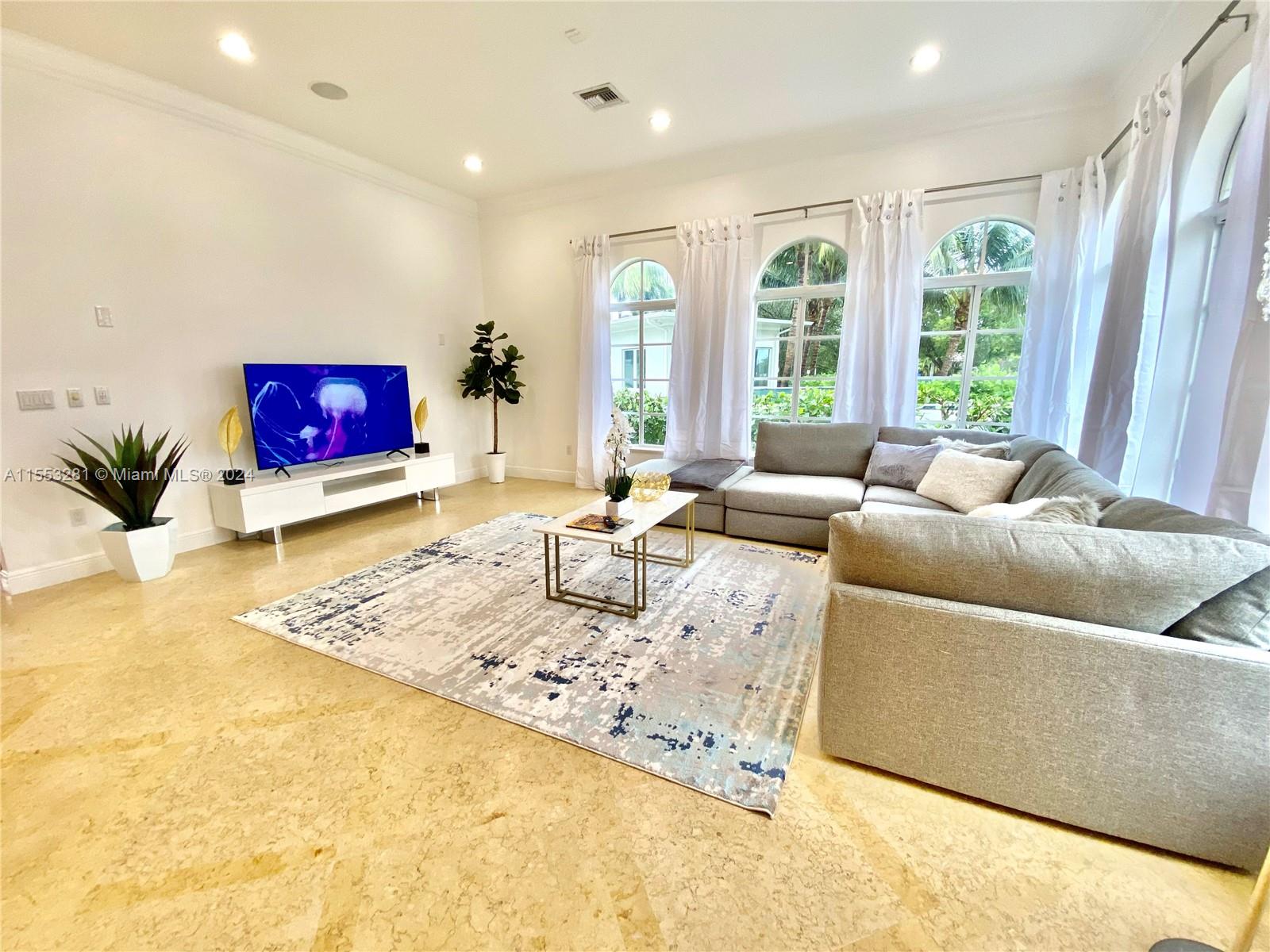 1223 Jackson St, Hollywood, Florida 33019, 5 Bedrooms Bedrooms, ,3 BathroomsBathrooms,Residential,For Sale,1223 Jackson St,A11553281