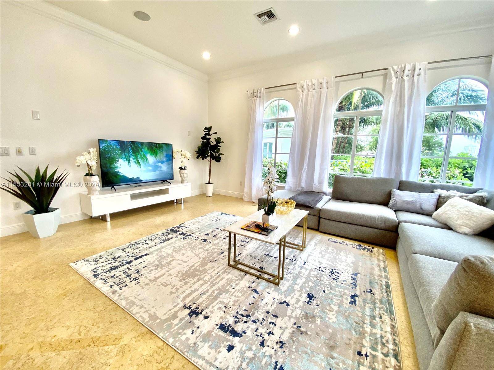 1223 Jackson St, Hollywood, Florida 33019, 5 Bedrooms Bedrooms, ,3 BathroomsBathrooms,Residential,For Sale,1223 Jackson St,A11553281